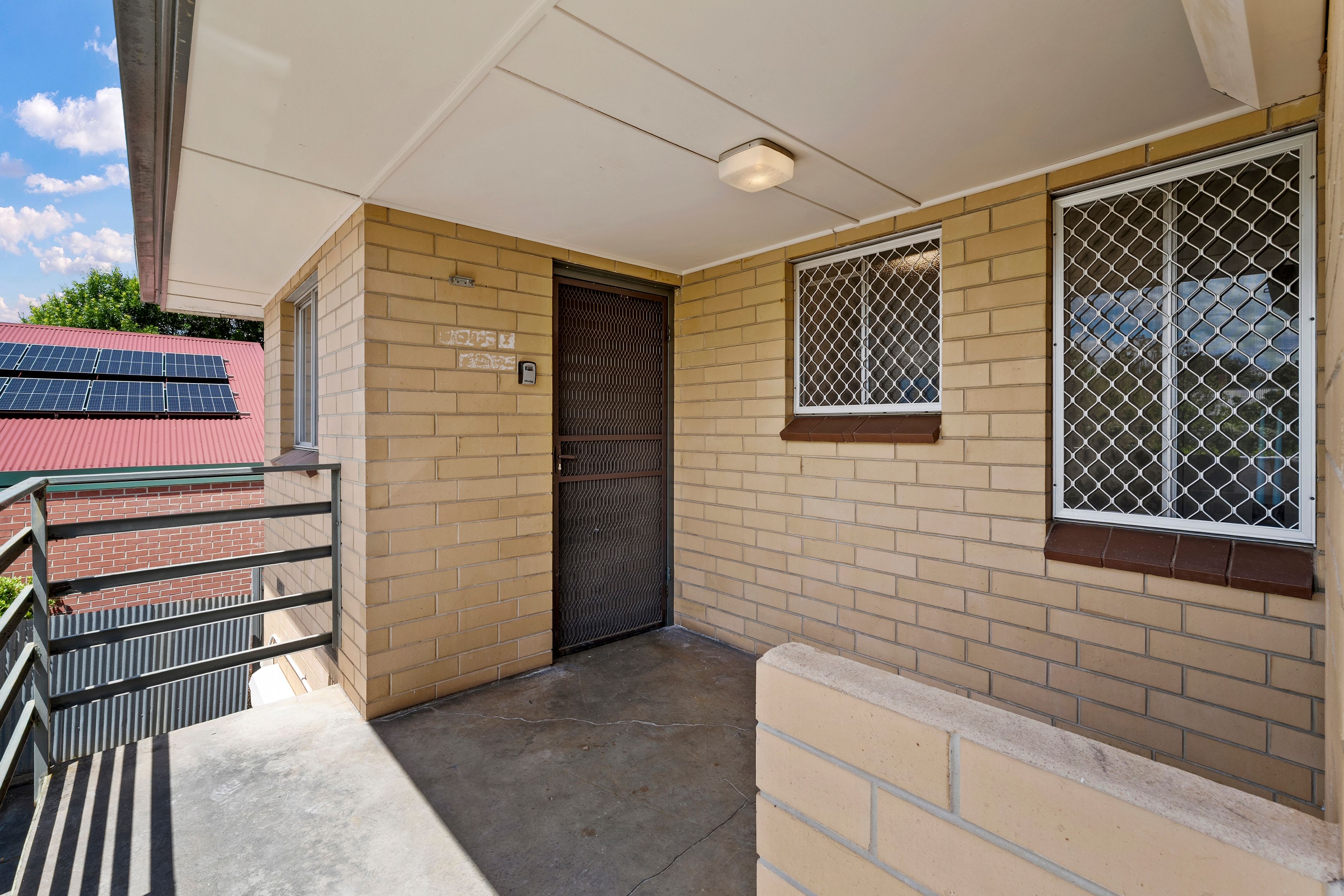 7/4 Loch Street — photo 10 of 12