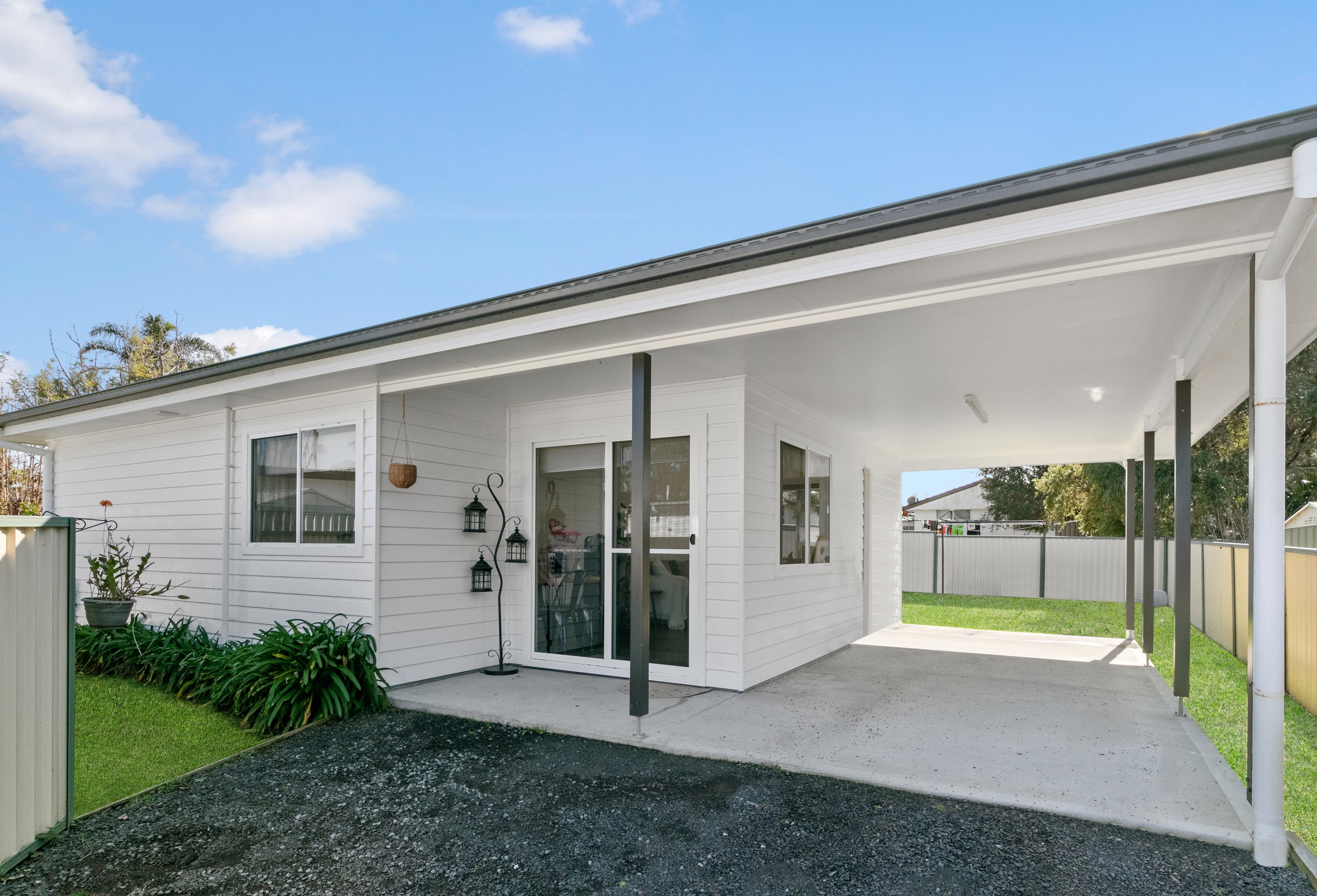 23 & 23a Coraldeen Avenue, Gorokan, NSW 2263