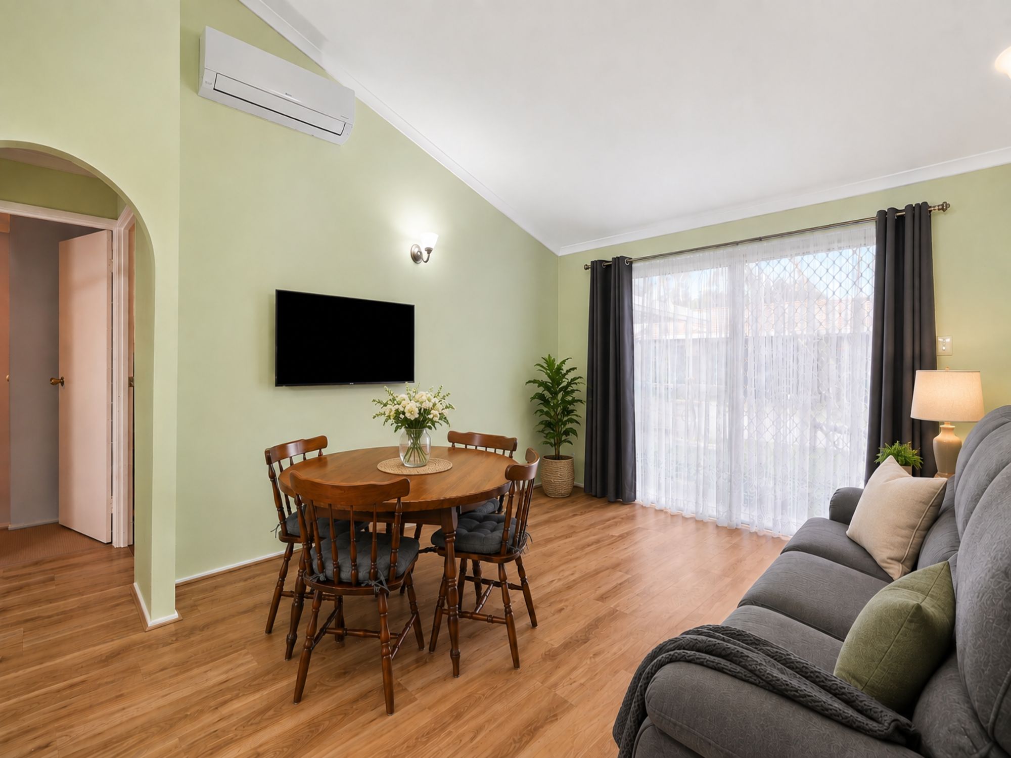 3/94 QUEENS Road — photo 4 of 14