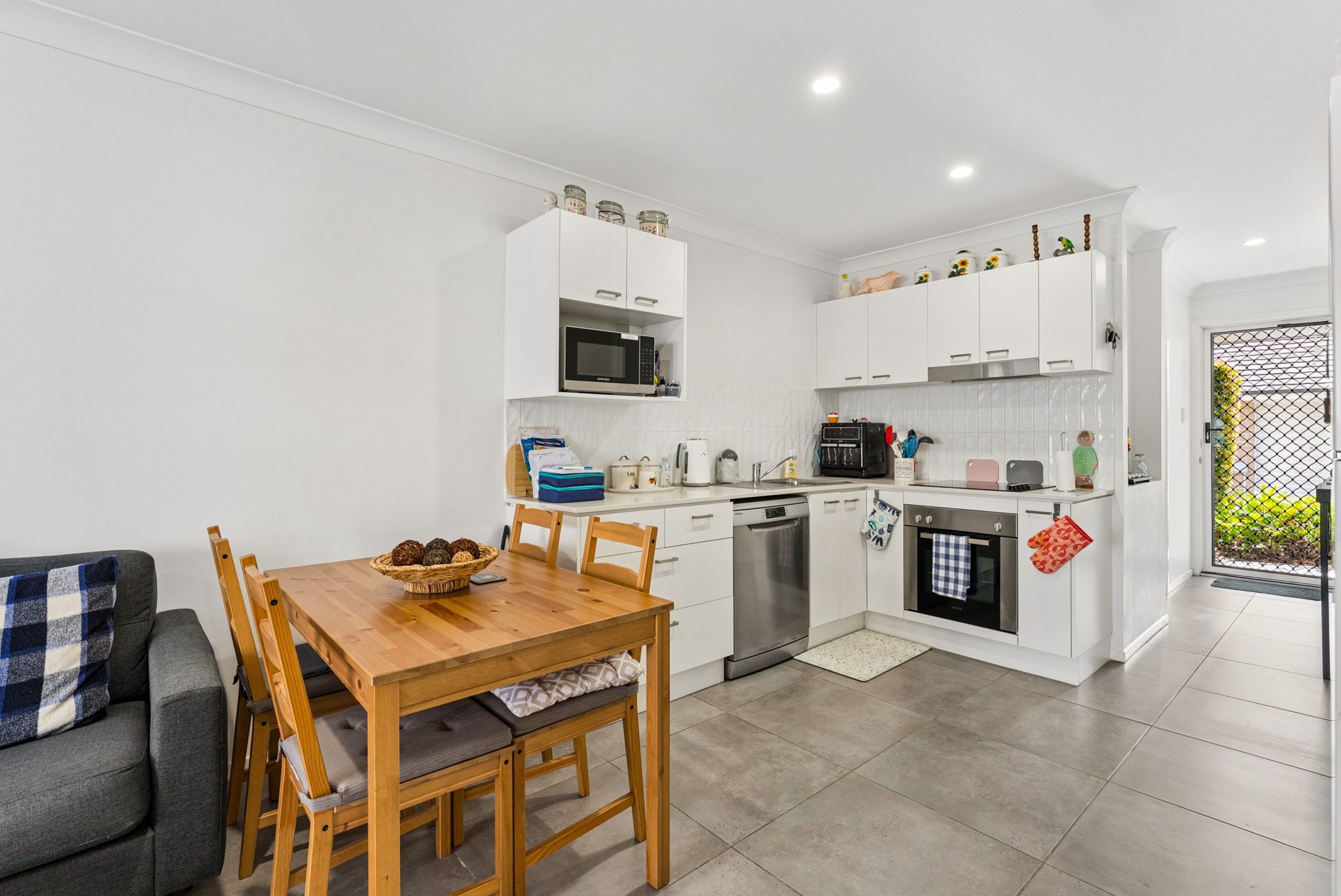 14/10-12 Bishop Street — photo 7 of 16