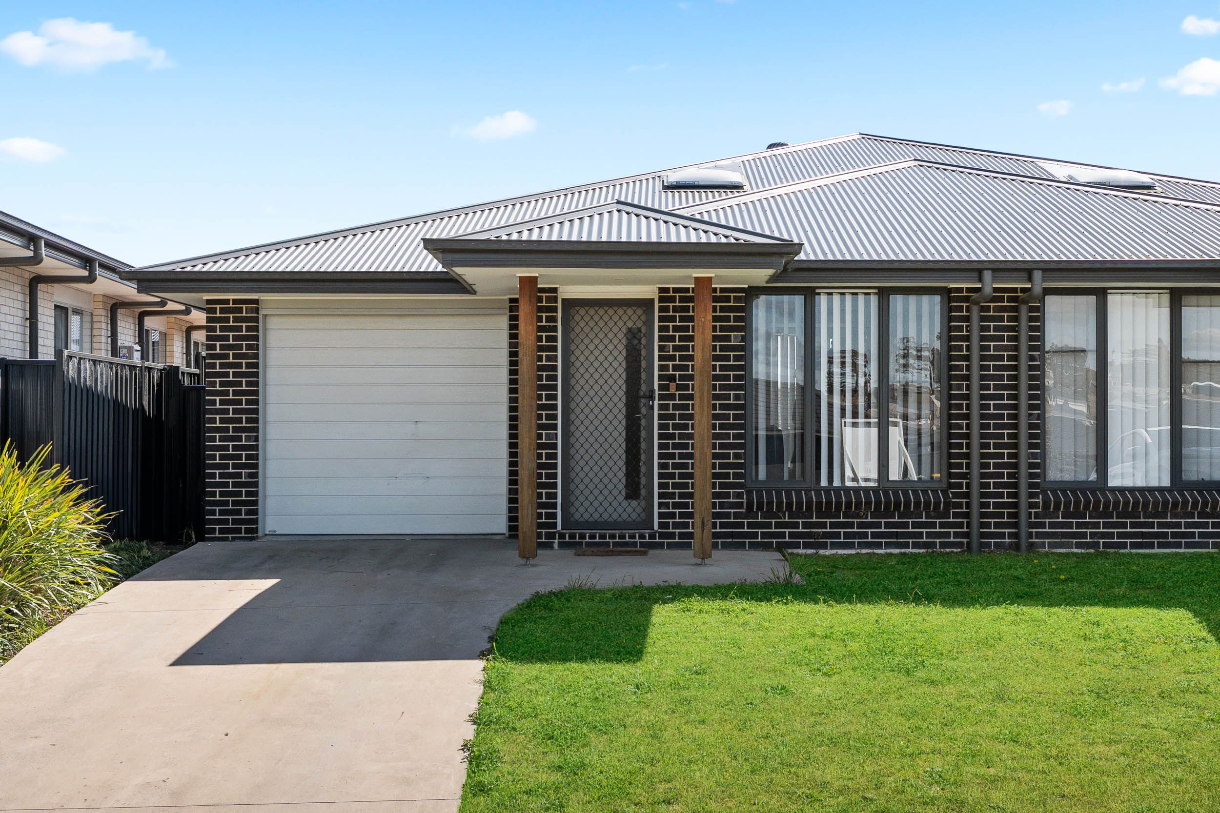 13a Bonneville Boulevard — photo from Ray White Goulburn