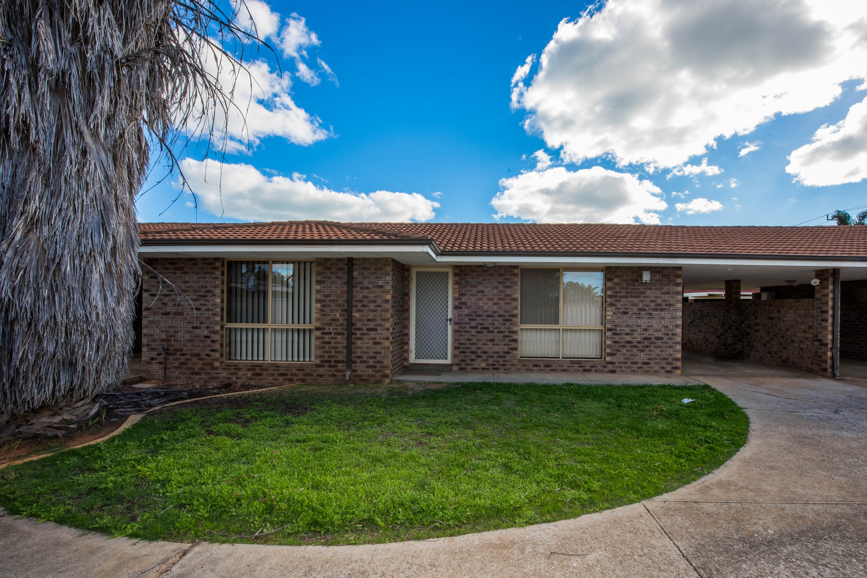 2/220 Place Road, Wonthella, WA 6530