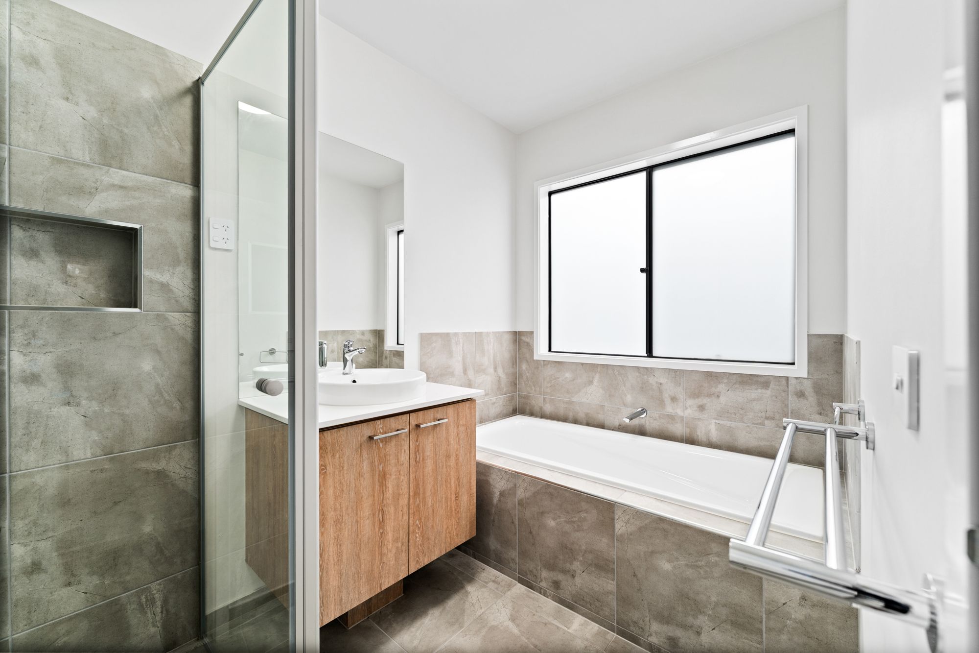 66 Lucerne Drive — photo 10 of 11