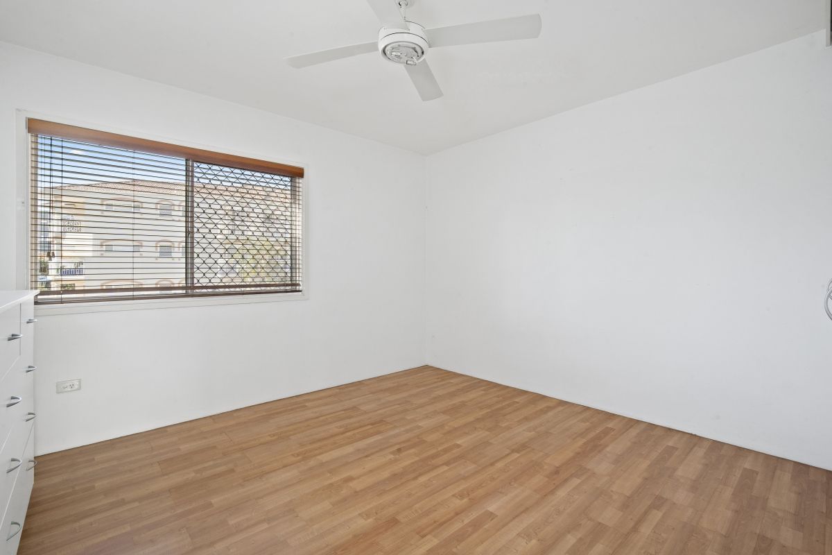 7/9 Holborow Close, Surfers Paradise, QLD 4217