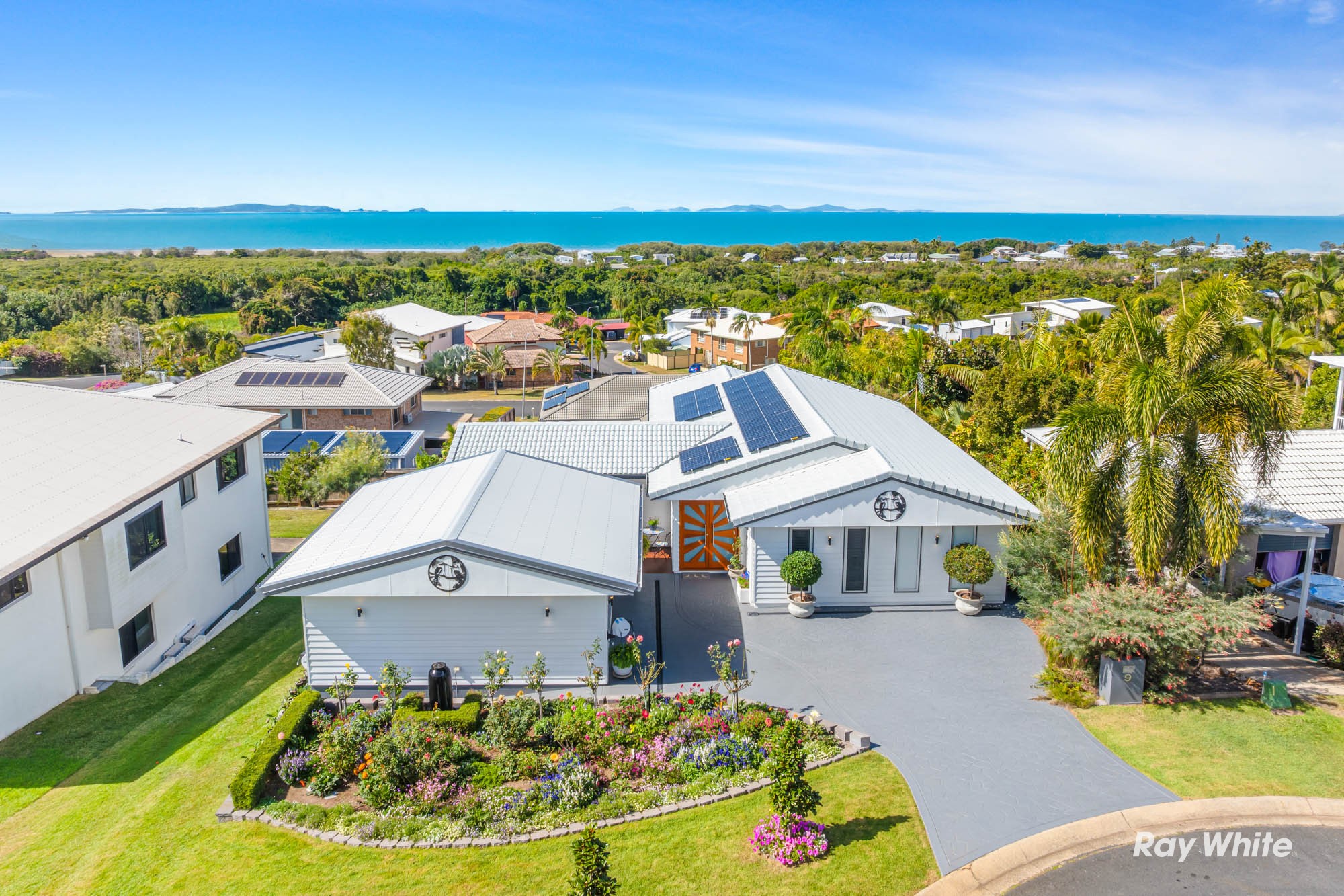 9 Yearsley Grove, Pacific Heights, QLD 4703