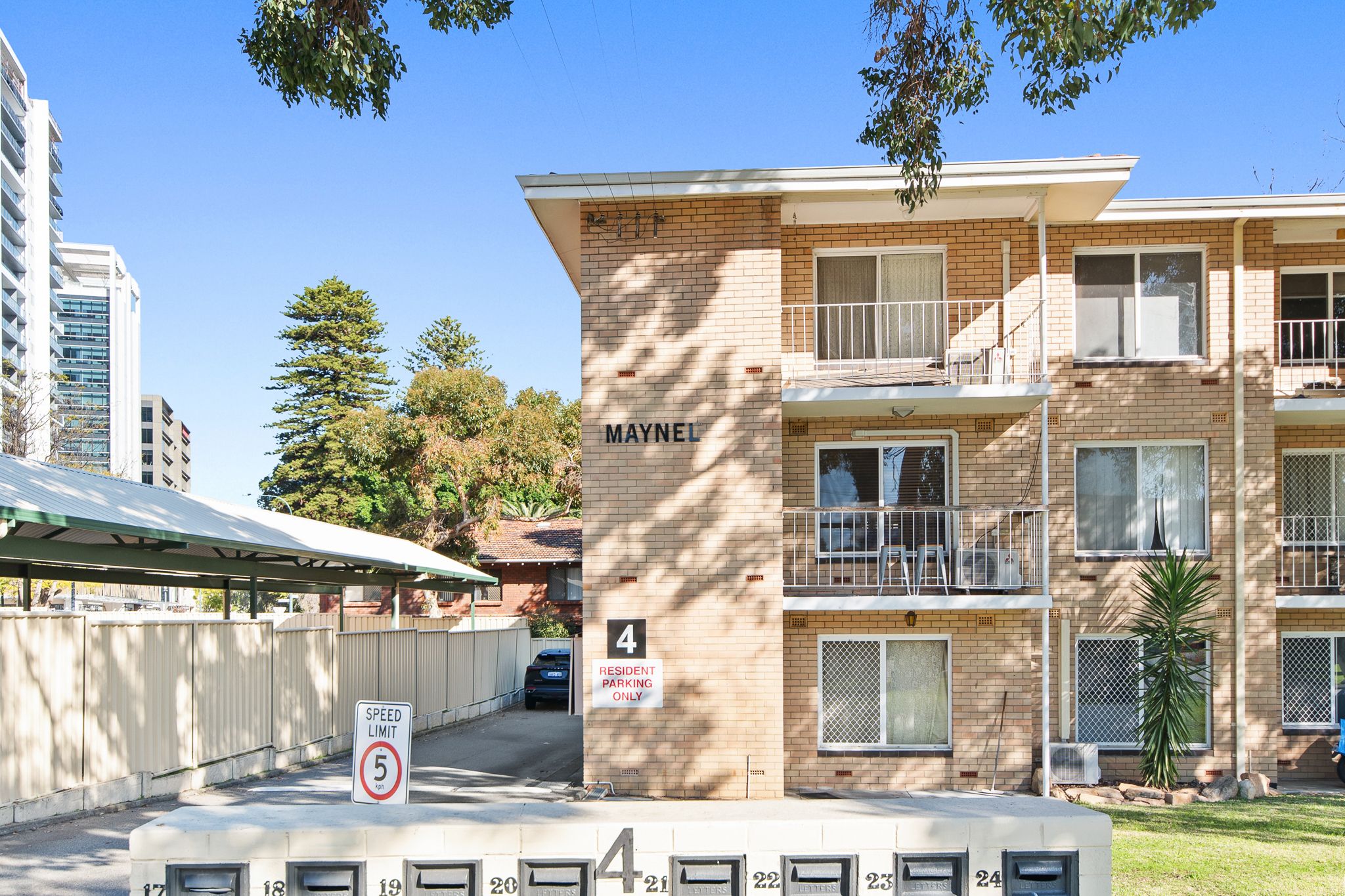 4 Minora Place, Rivervale WA 6103