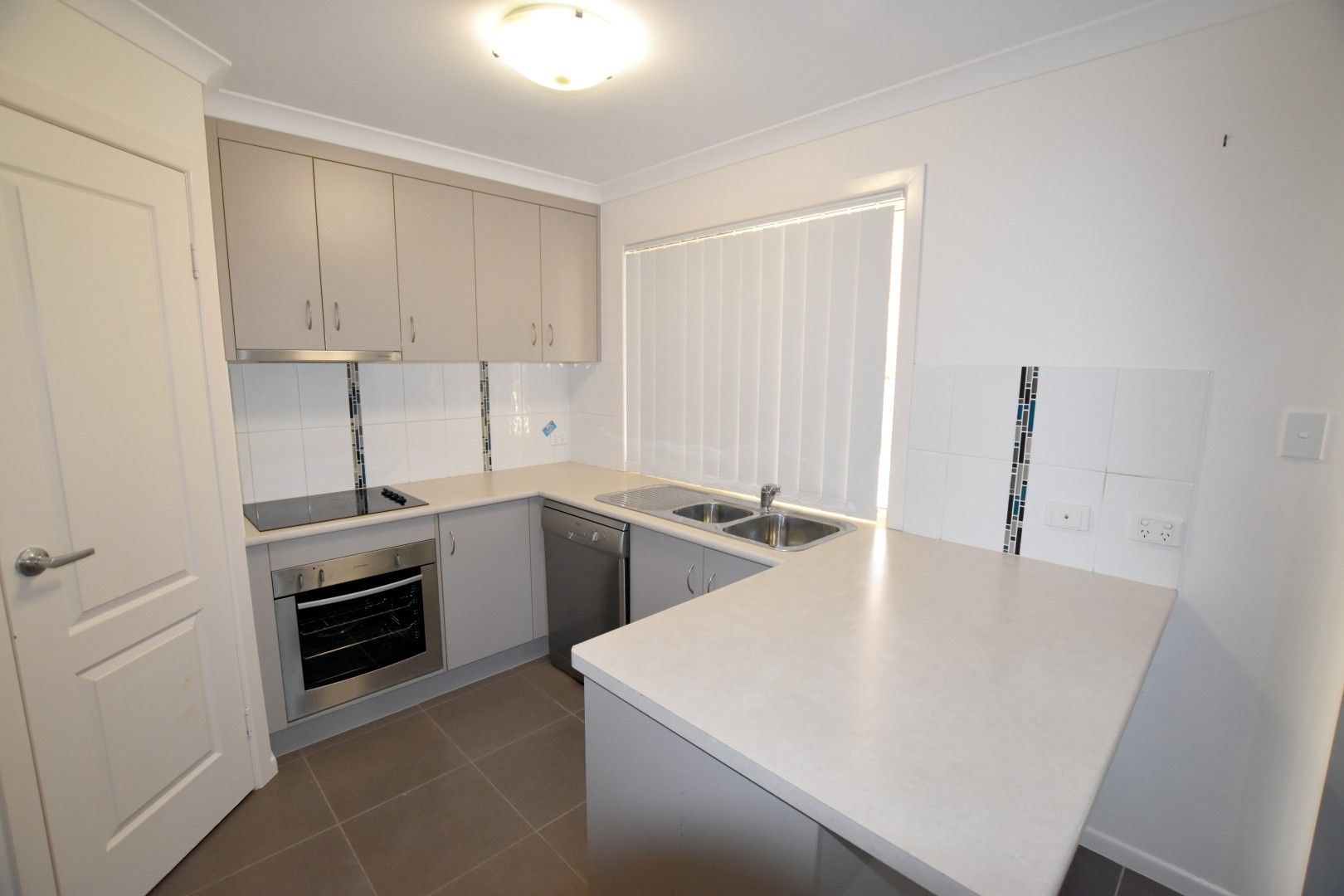 11 Takoko Place, Kirkwood, QLD 4680