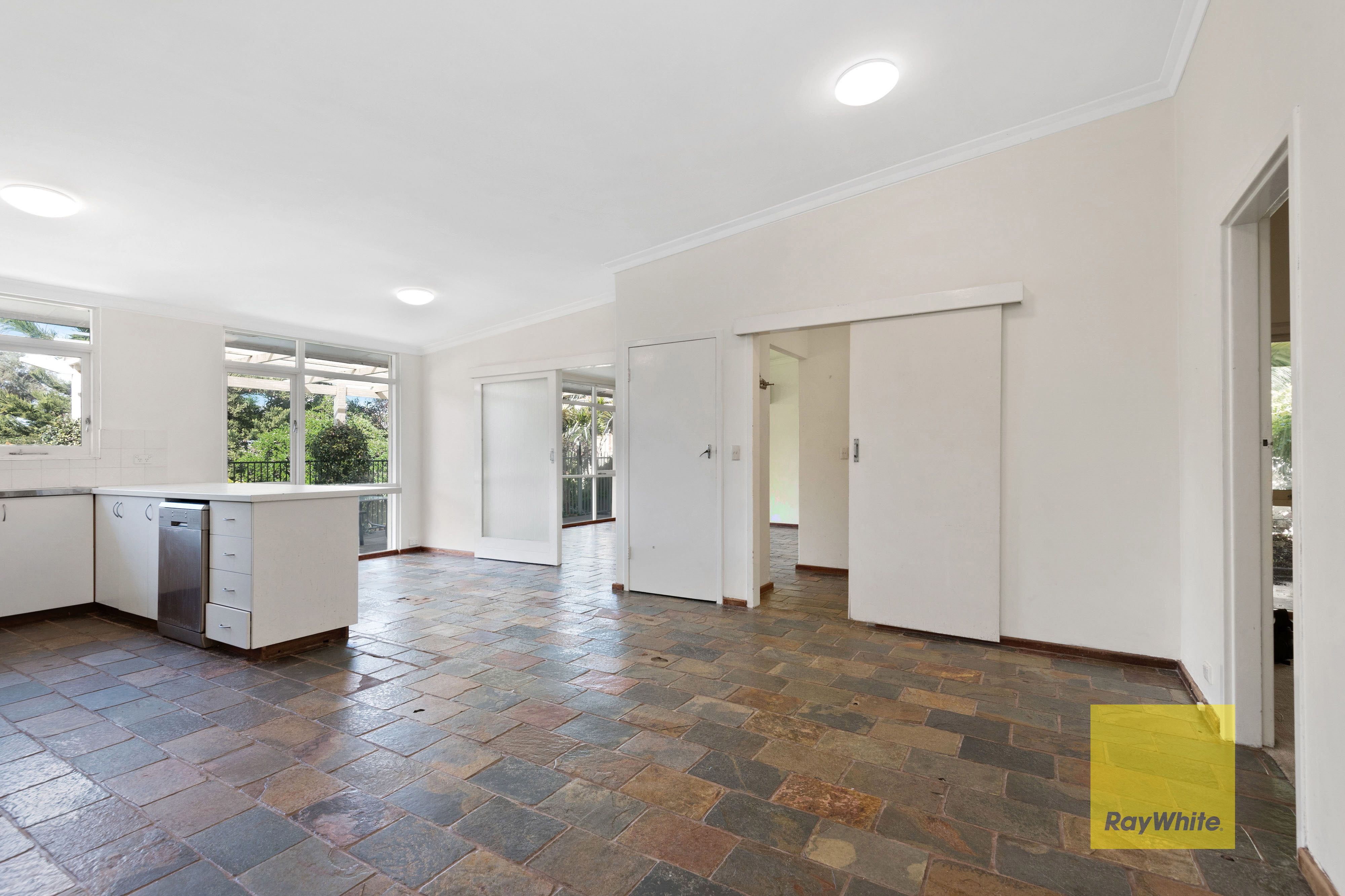 13 Kempenfeldt Avenue, Sorrento, WA 6020