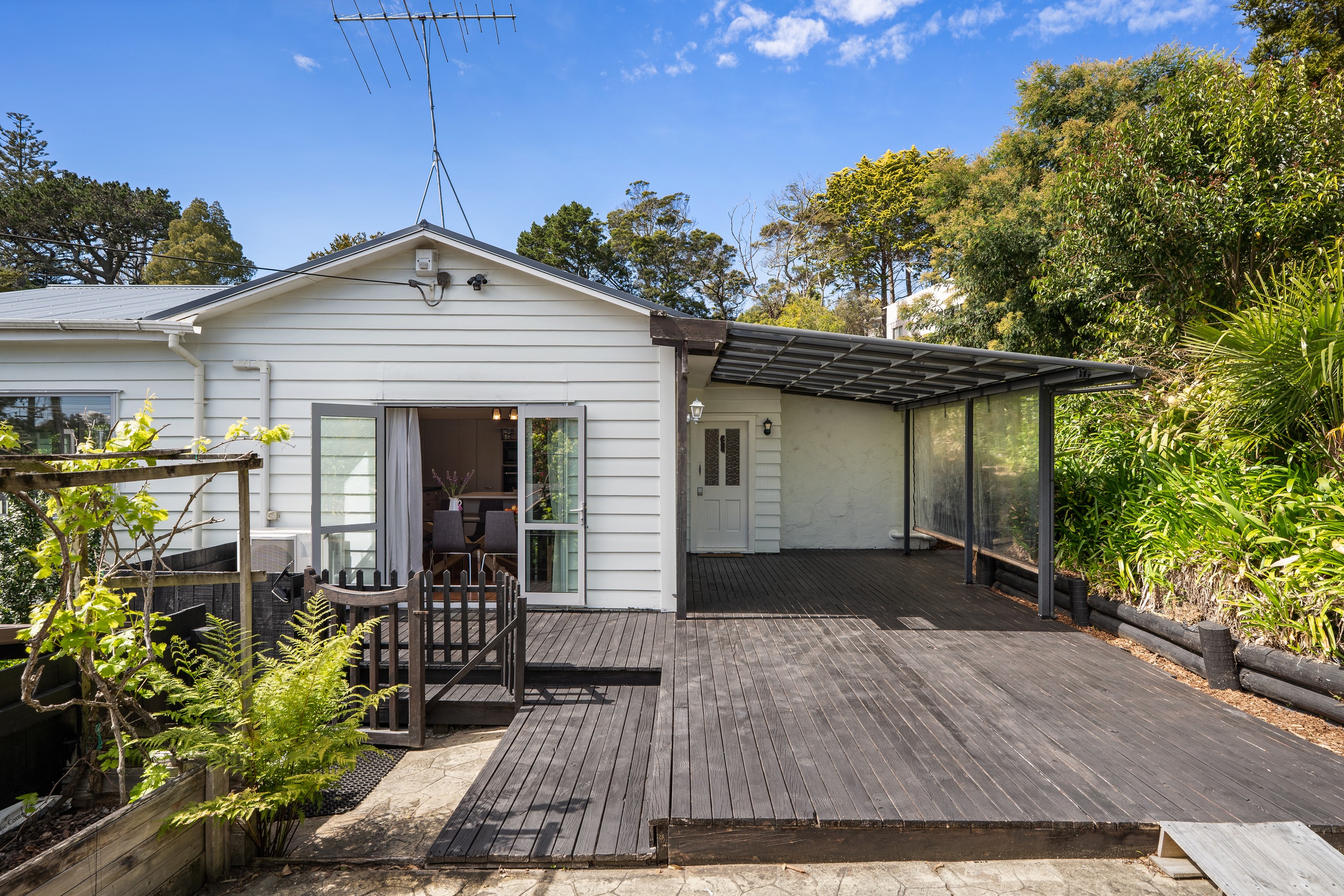21 Archers Road, Hillcrest, North Shore City