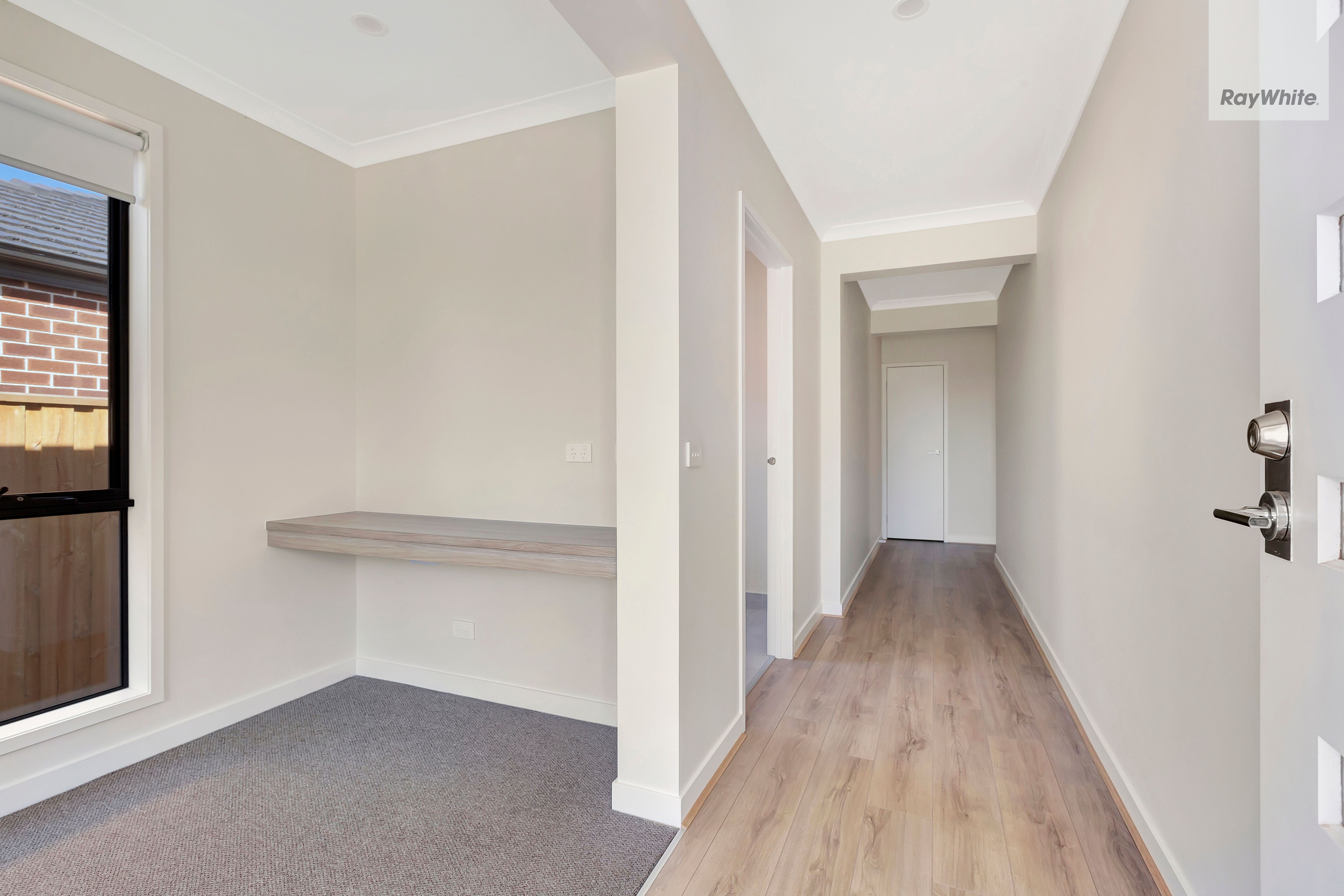 33 Potala Avenue — photo 3 of 12