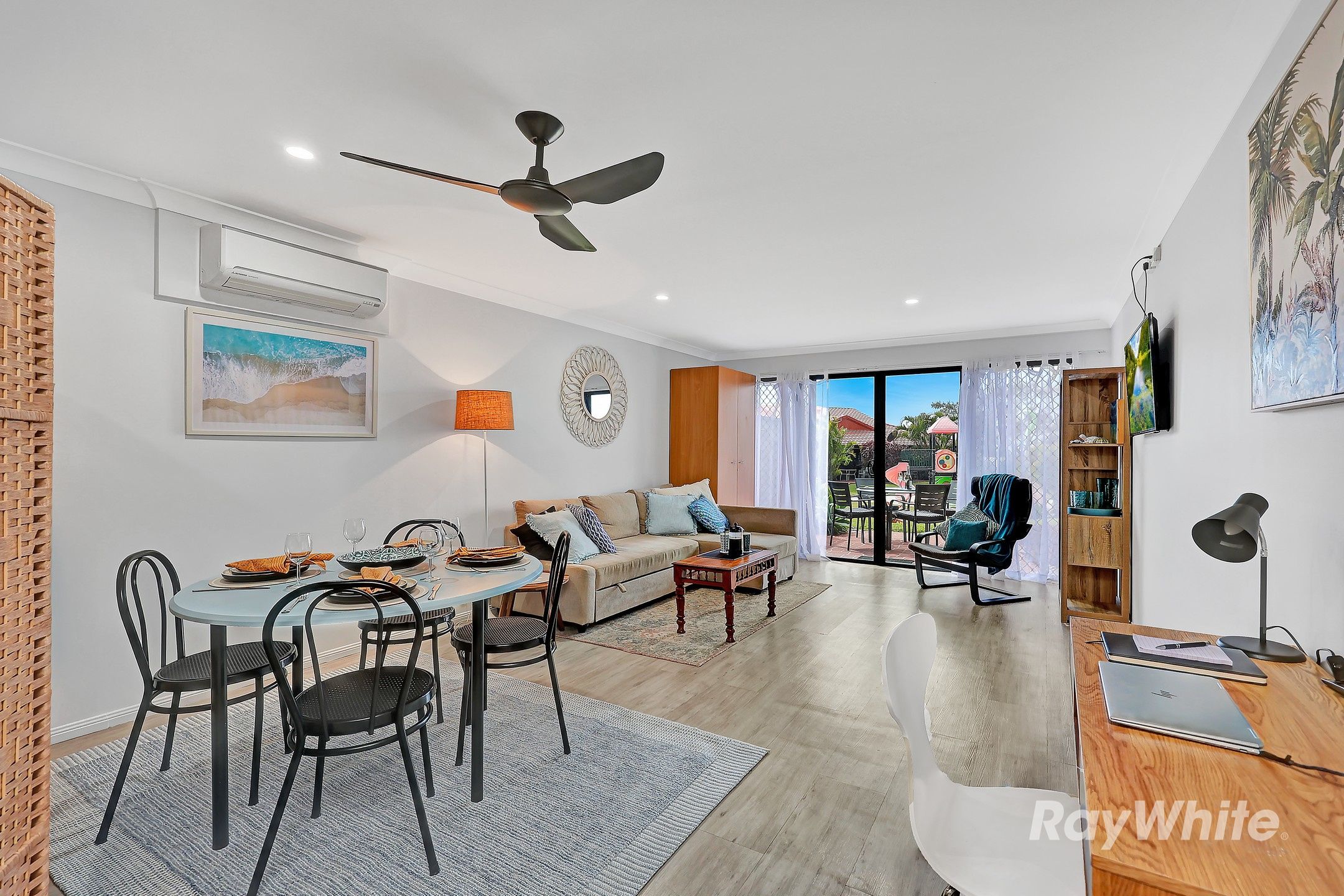 12/1 PEBBLE BEACH Drive, Coral Cove, QLD 4670