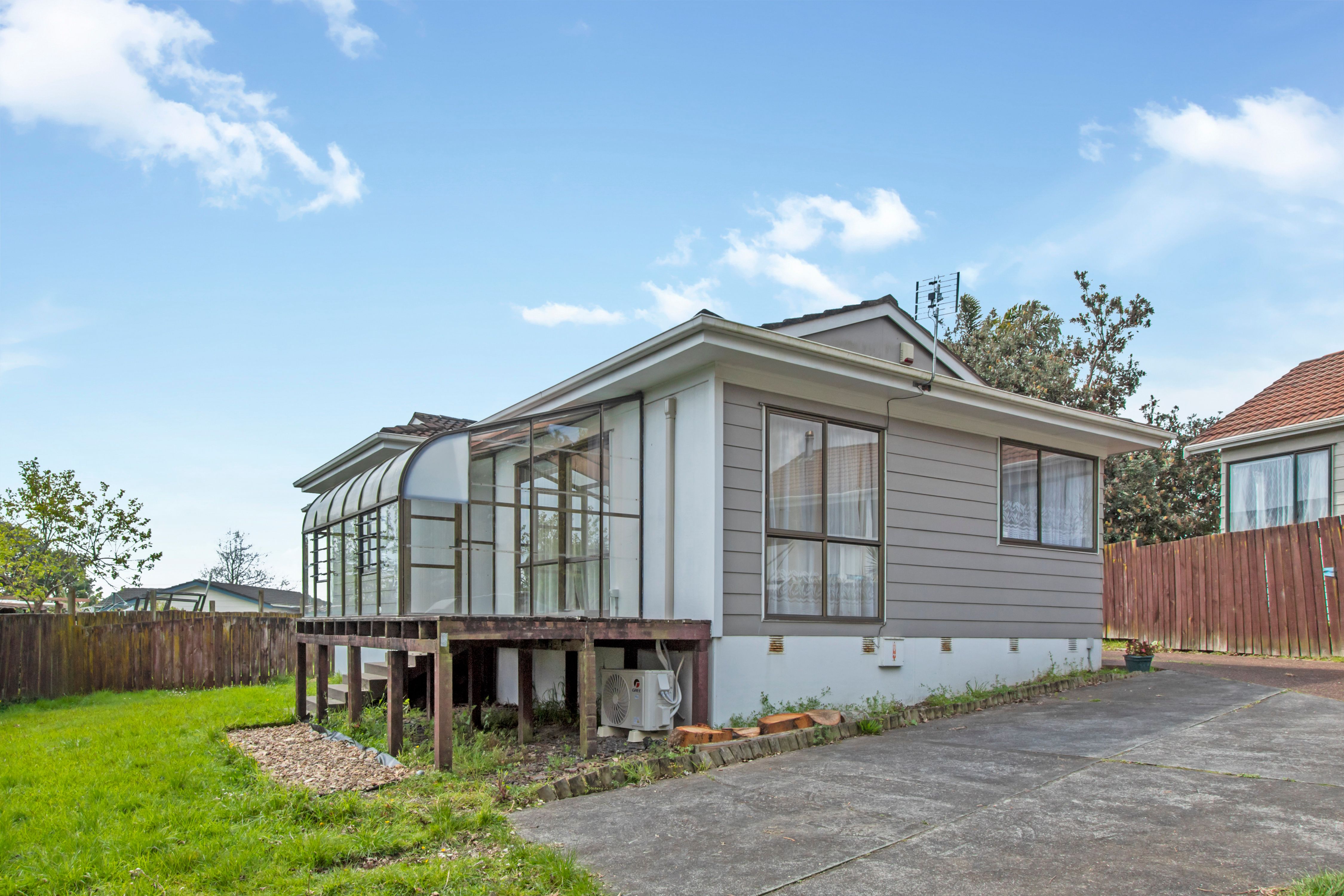 47 Hollyford Drive, Clover Park, Manukau City