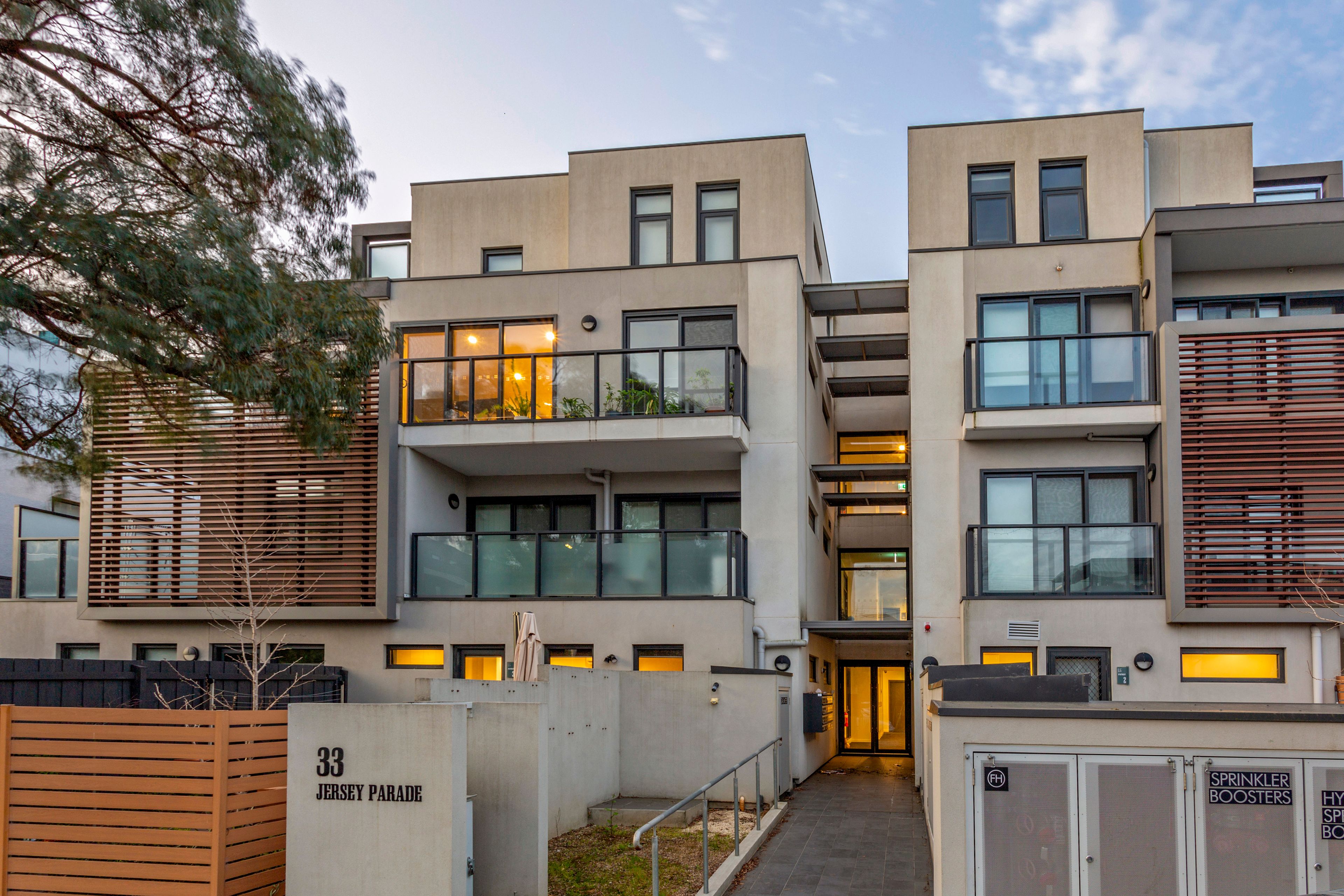 108/33 Jersey Parade — photo from Ray White Frankston