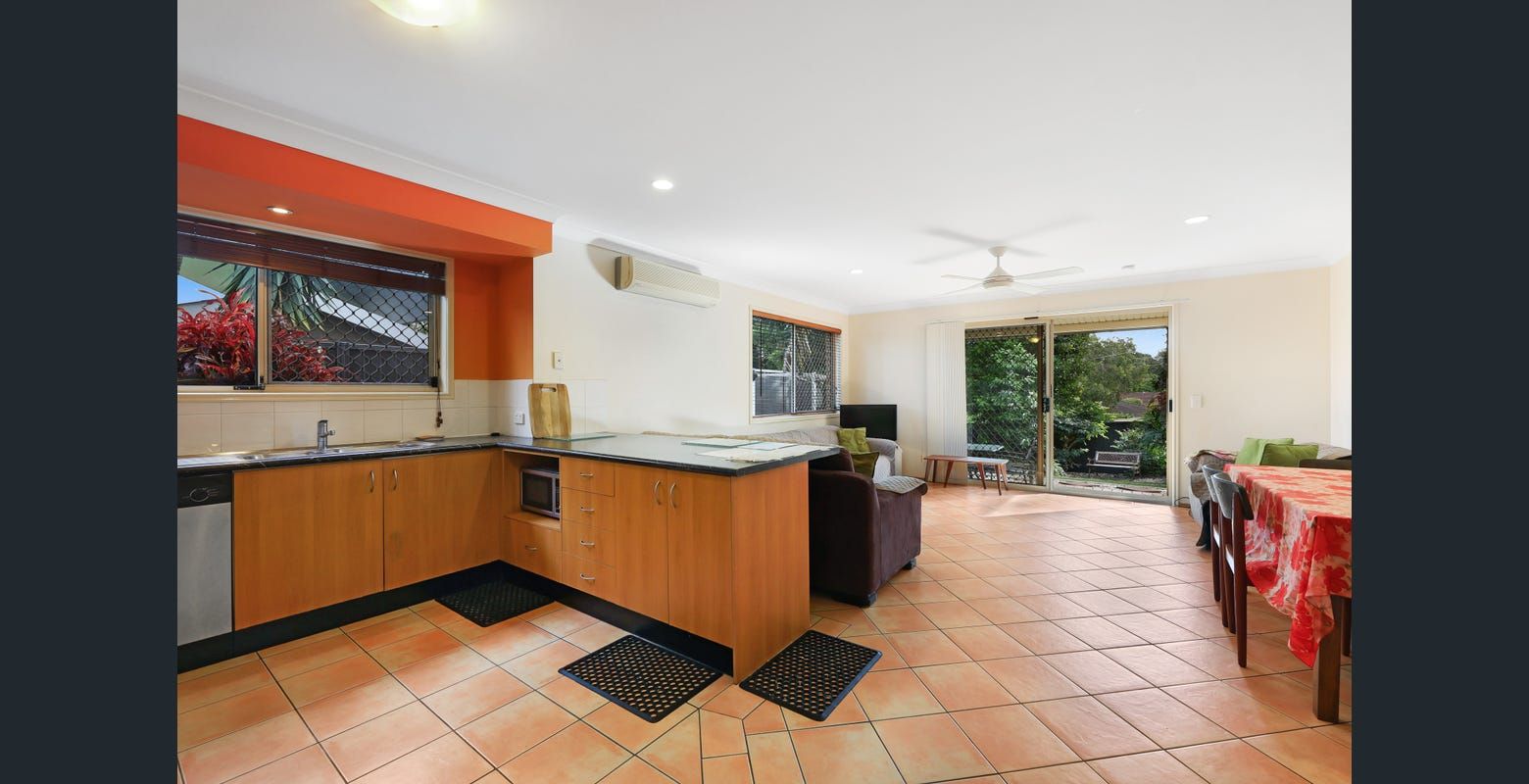 1/12 Alma Street — photo from Ray White Broadbeach