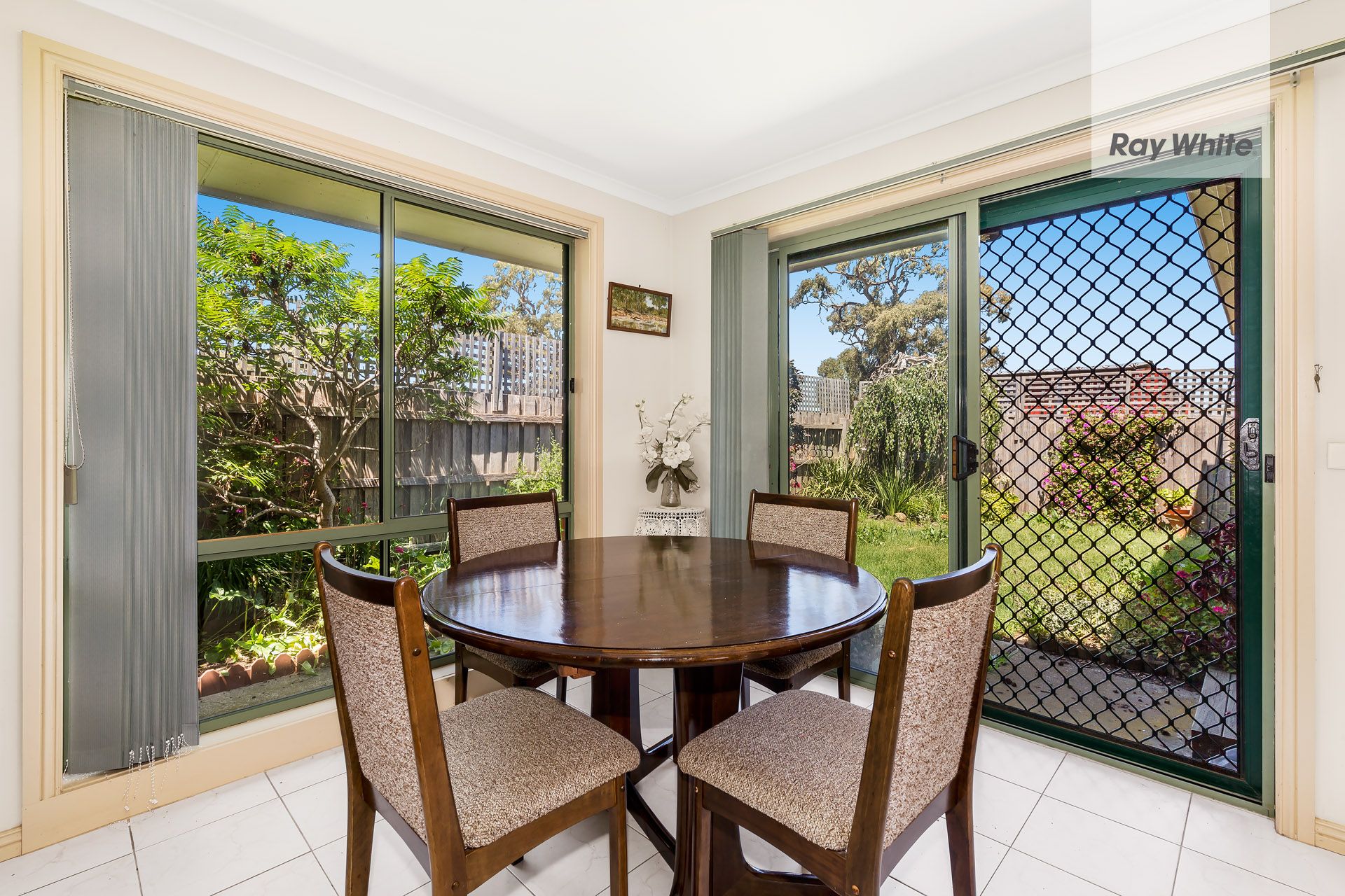 2/42 Carbon Crescent, Mill Park, VIC 3082
