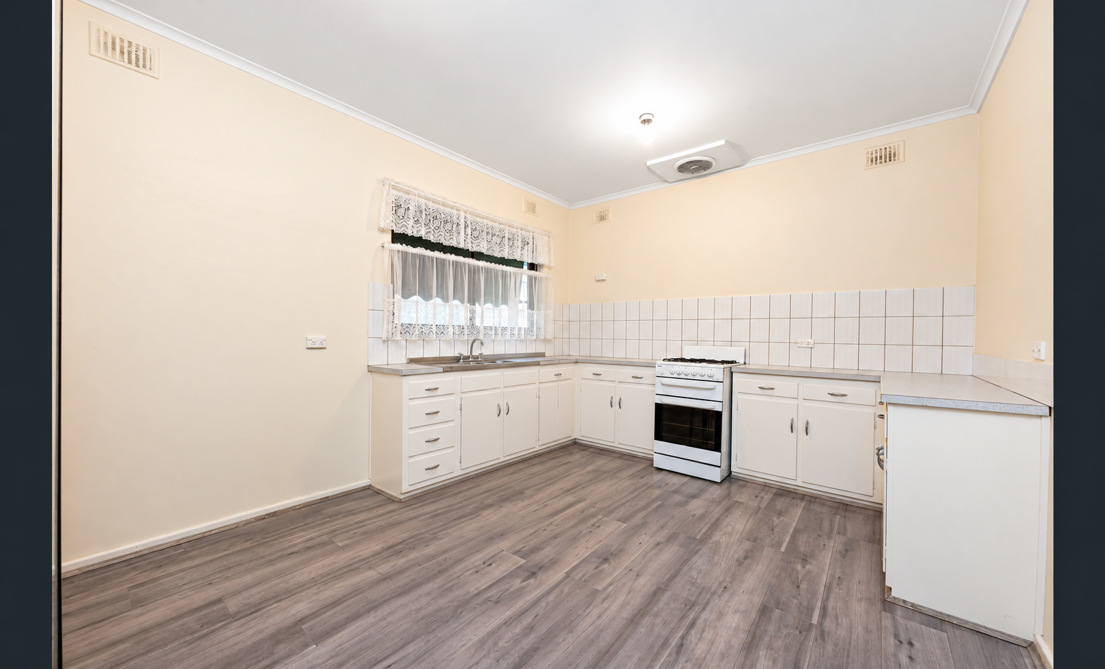 12 Allen Drive, Para Hills, SA 5096