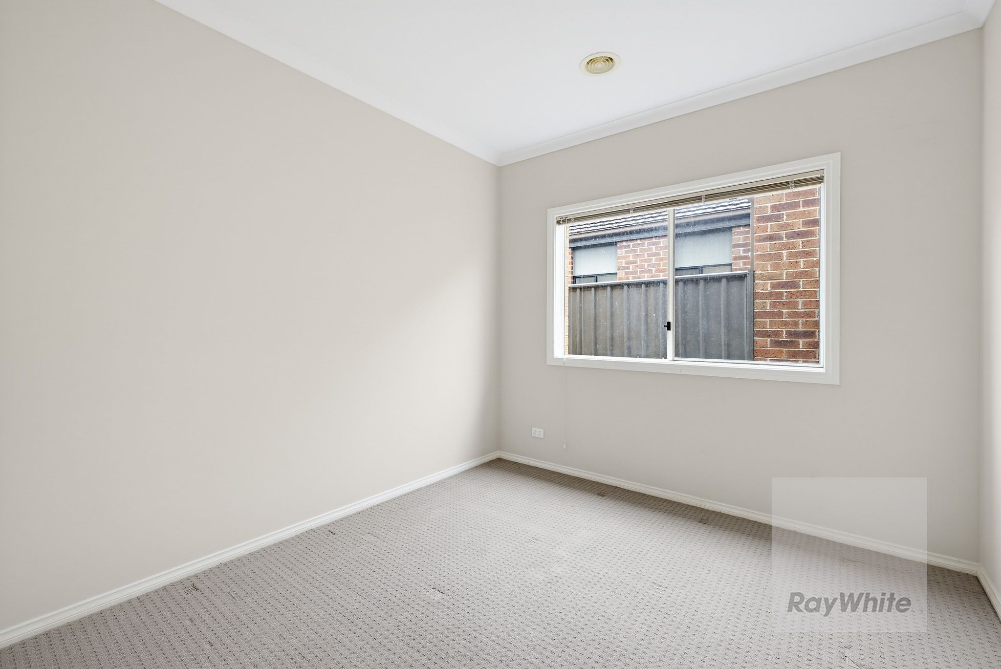 32 Yoemans Drive — photo 11 of 12