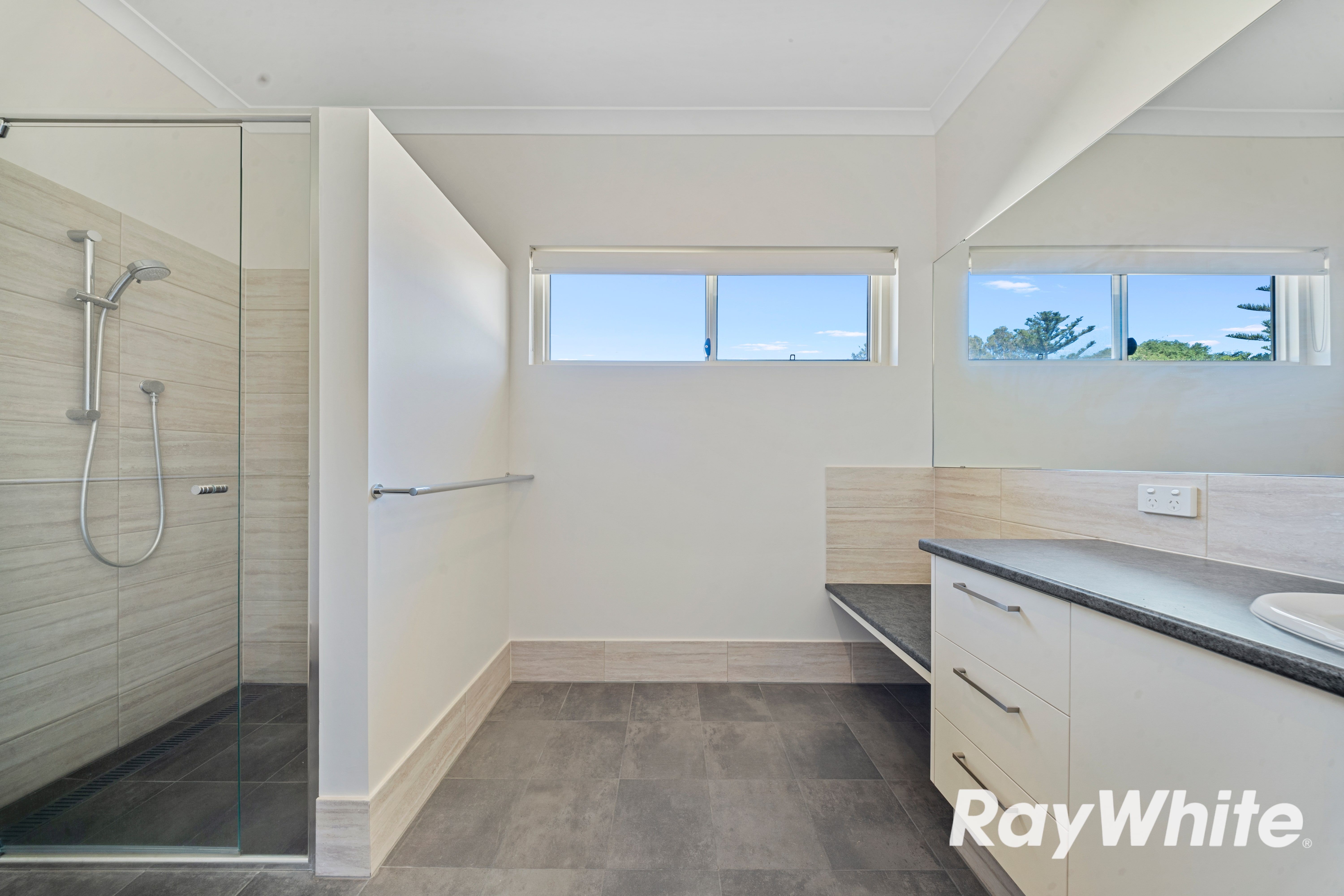 8 Laceby Court — photo 11 of 19