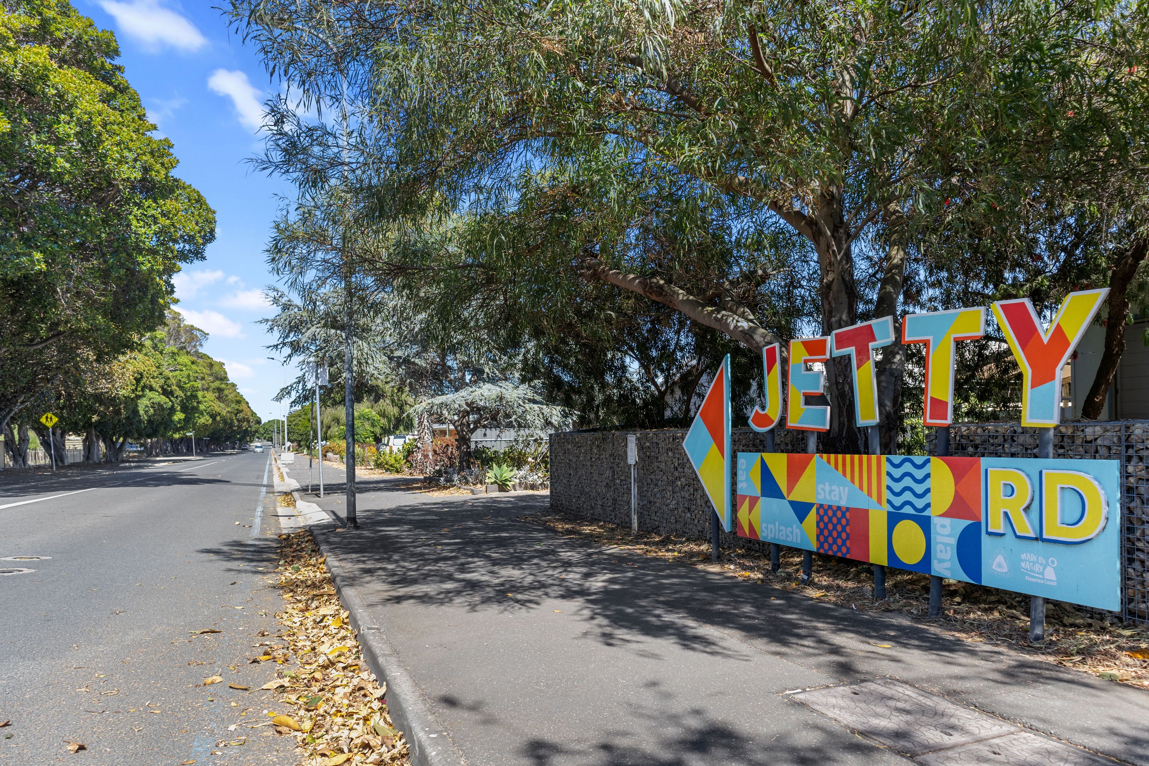 30 Huntingdale Drive — photo 18 of 19