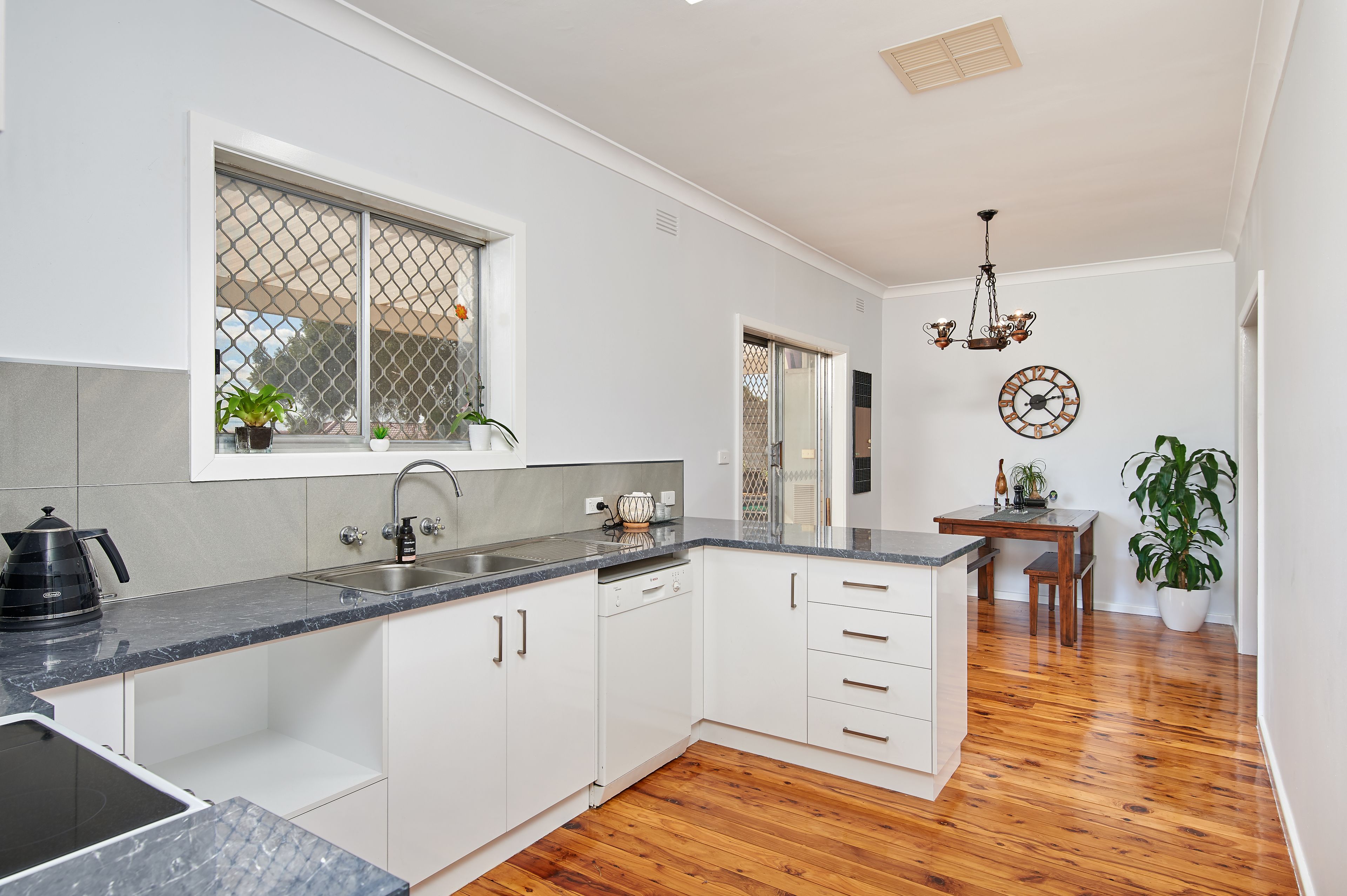 22 Macarthur Street, Ashmont, NSW 2650