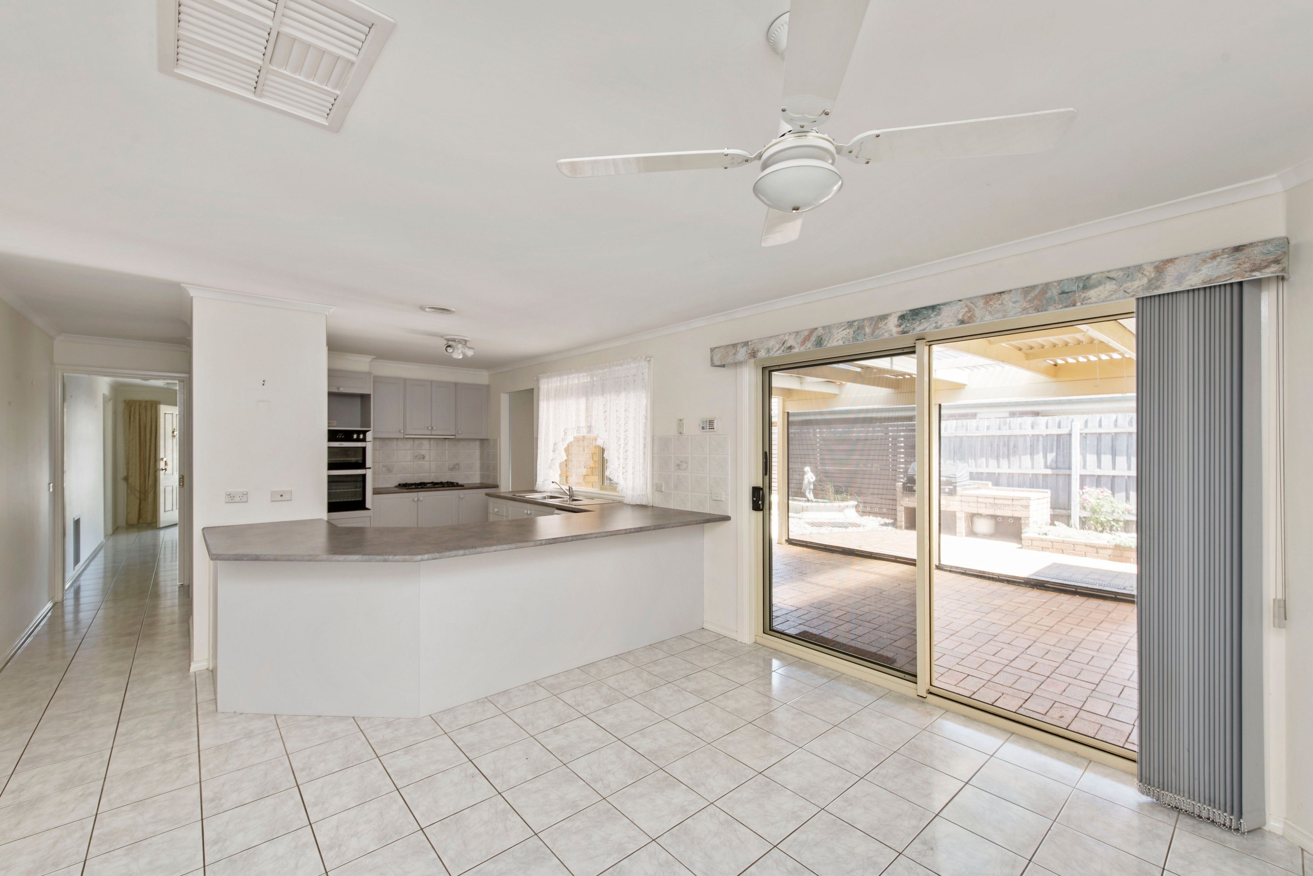 42 Sandalwood Drive, Narre Warren, VIC 3805