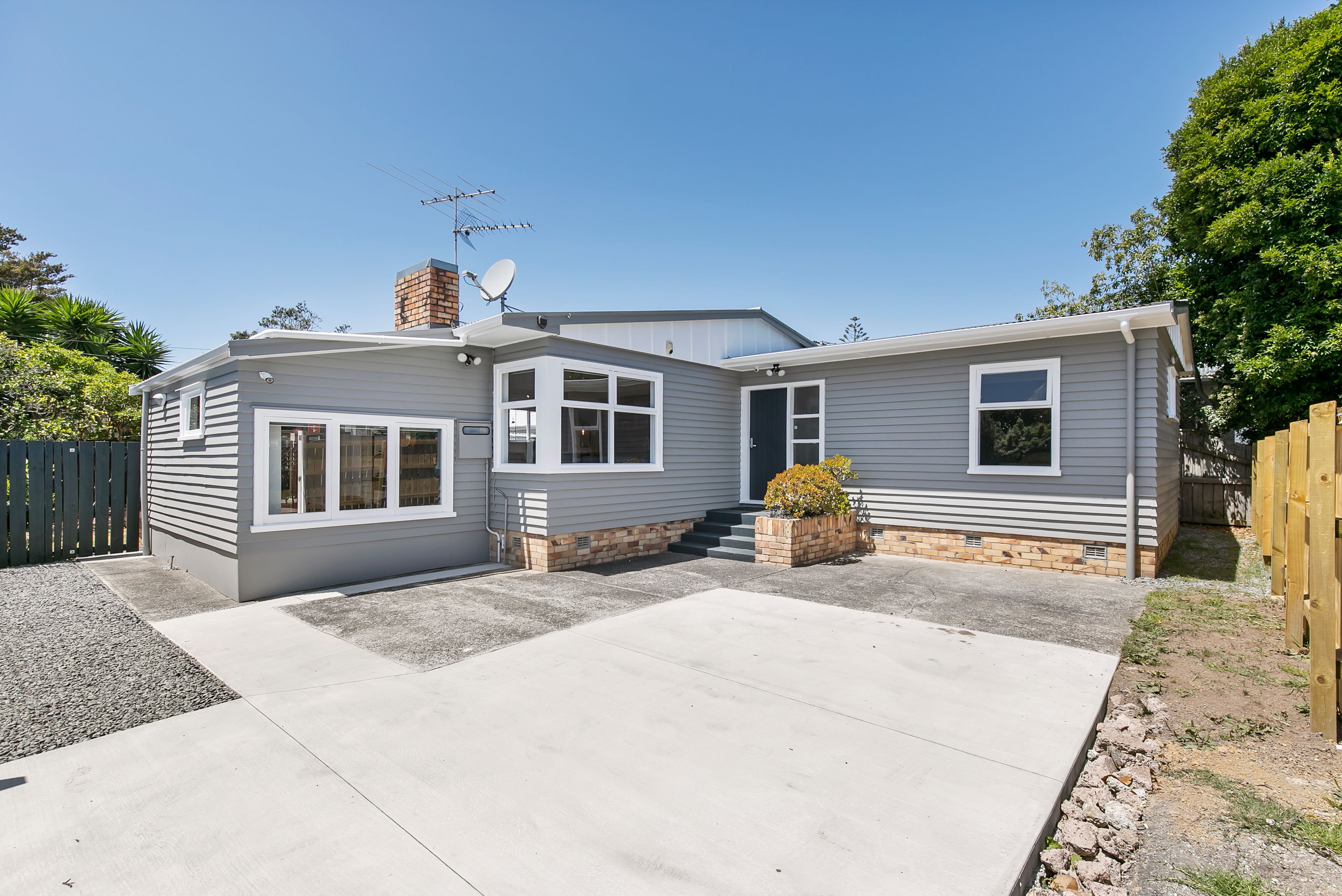 215b Beach Haven Road, Beach Haven, North Shore City