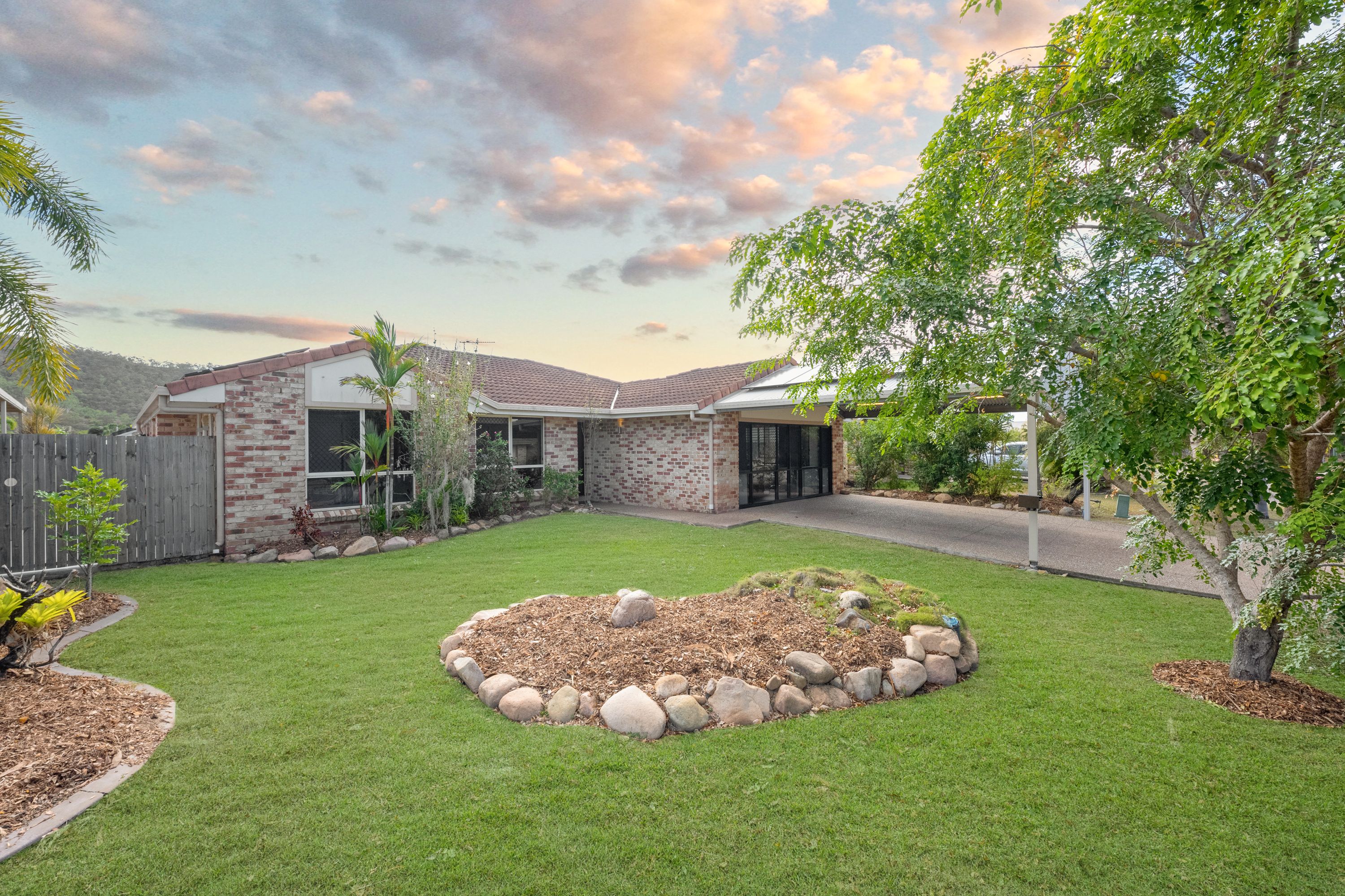 4 Finlay Court, Kirwan, QLD 4817
