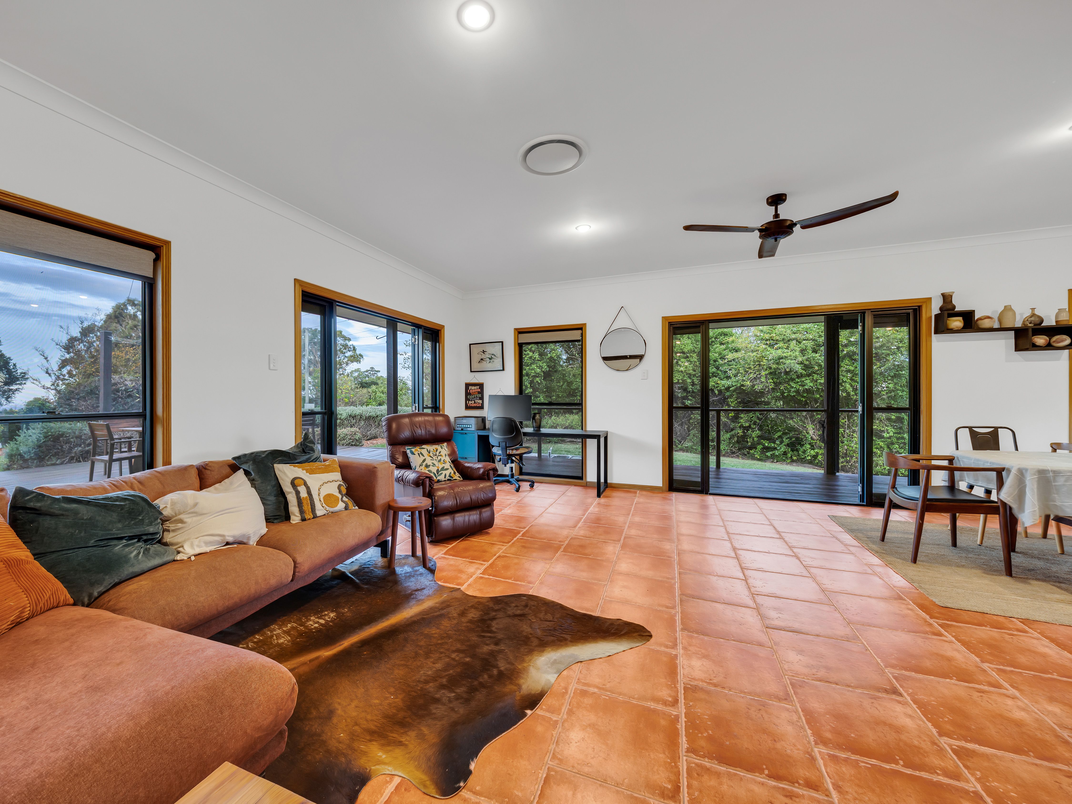 365 Ocean View Road — photo 8 of 24