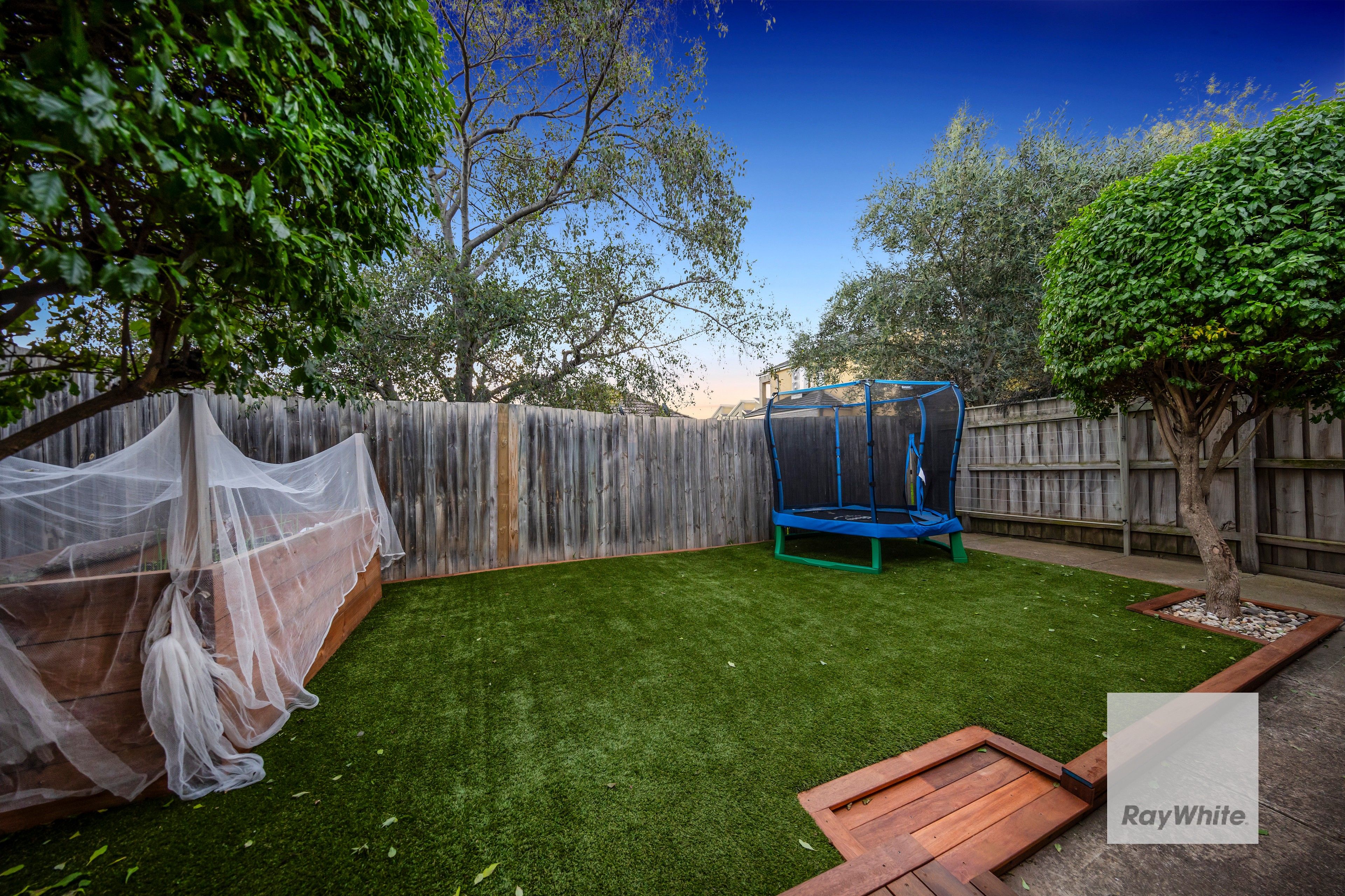 1/12 Westminster Avenue — photo 15 of 18