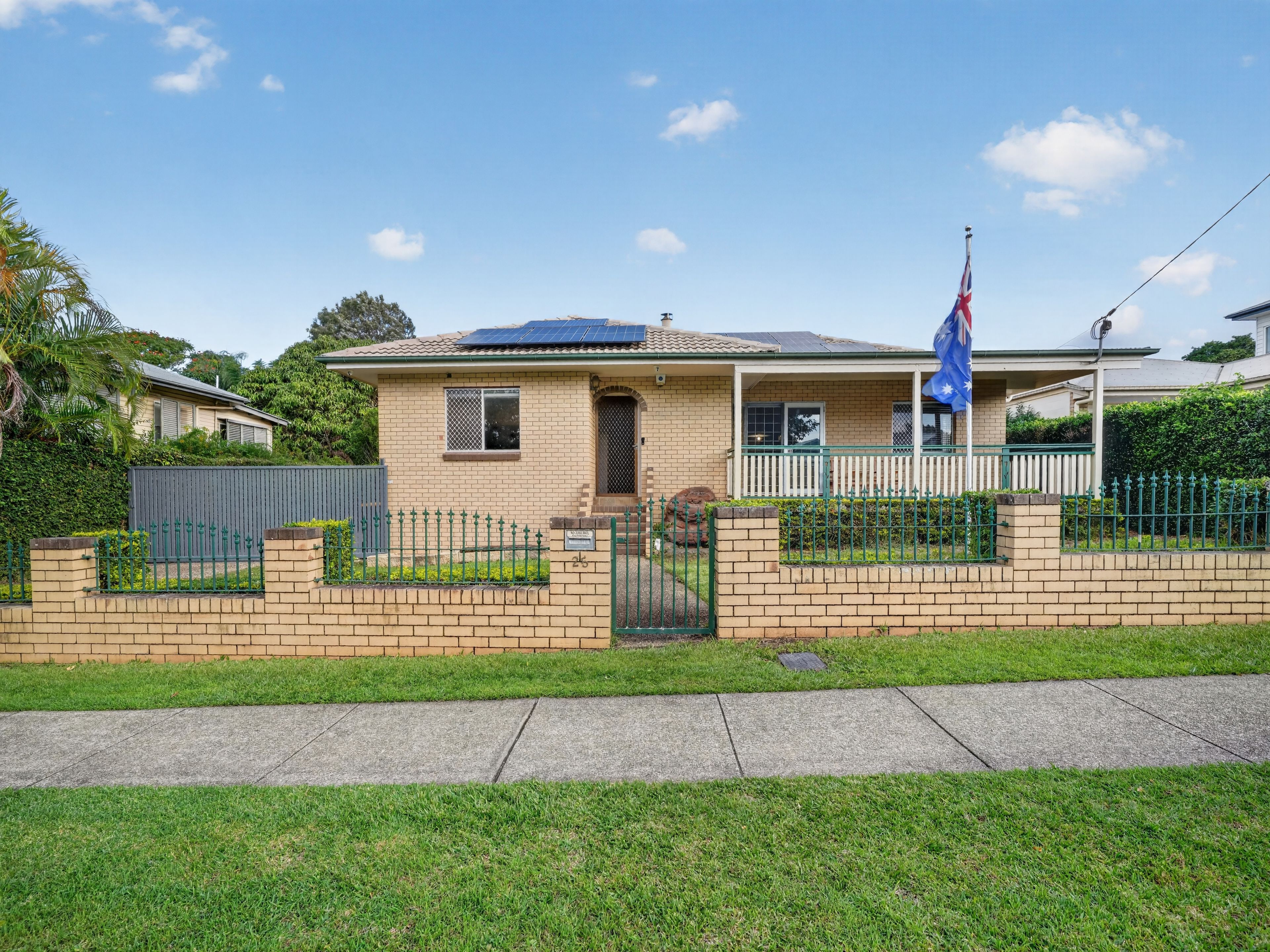 25 Hellen Street — photo from Ray White RP Group