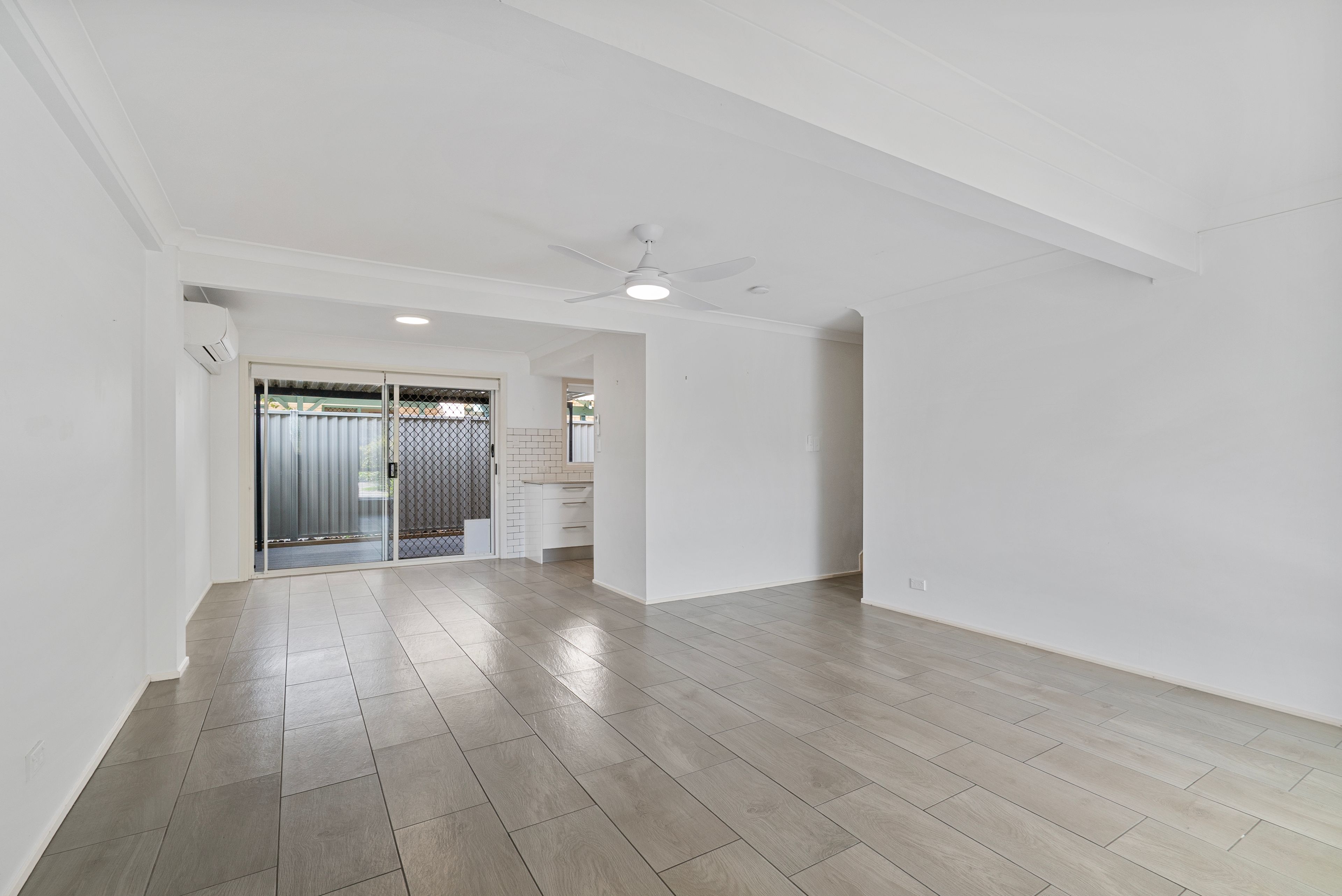4/11 Cupania Place, Elanora, QLD 4221