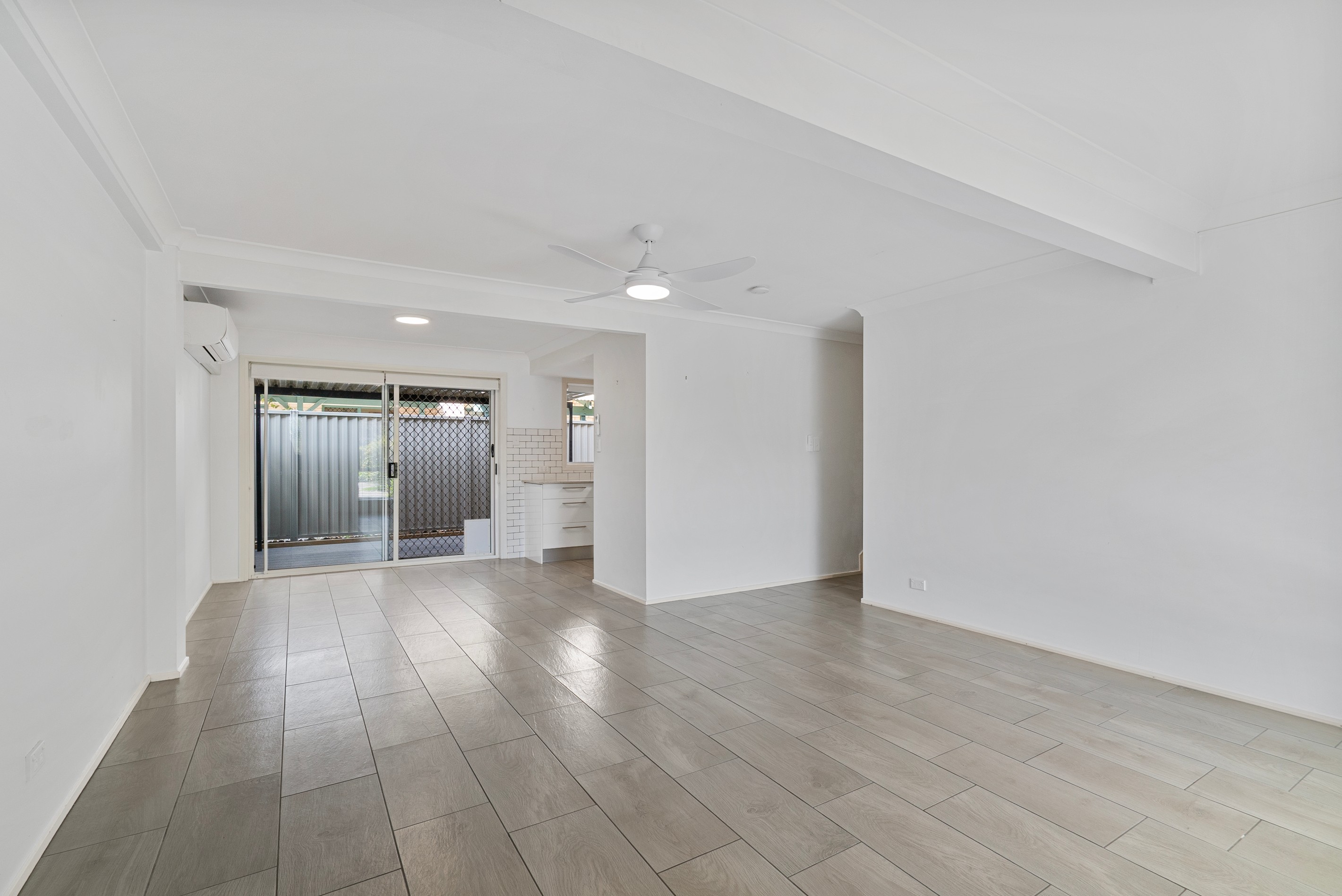 4/11 Cupania Place, Elanora, QLD 4221