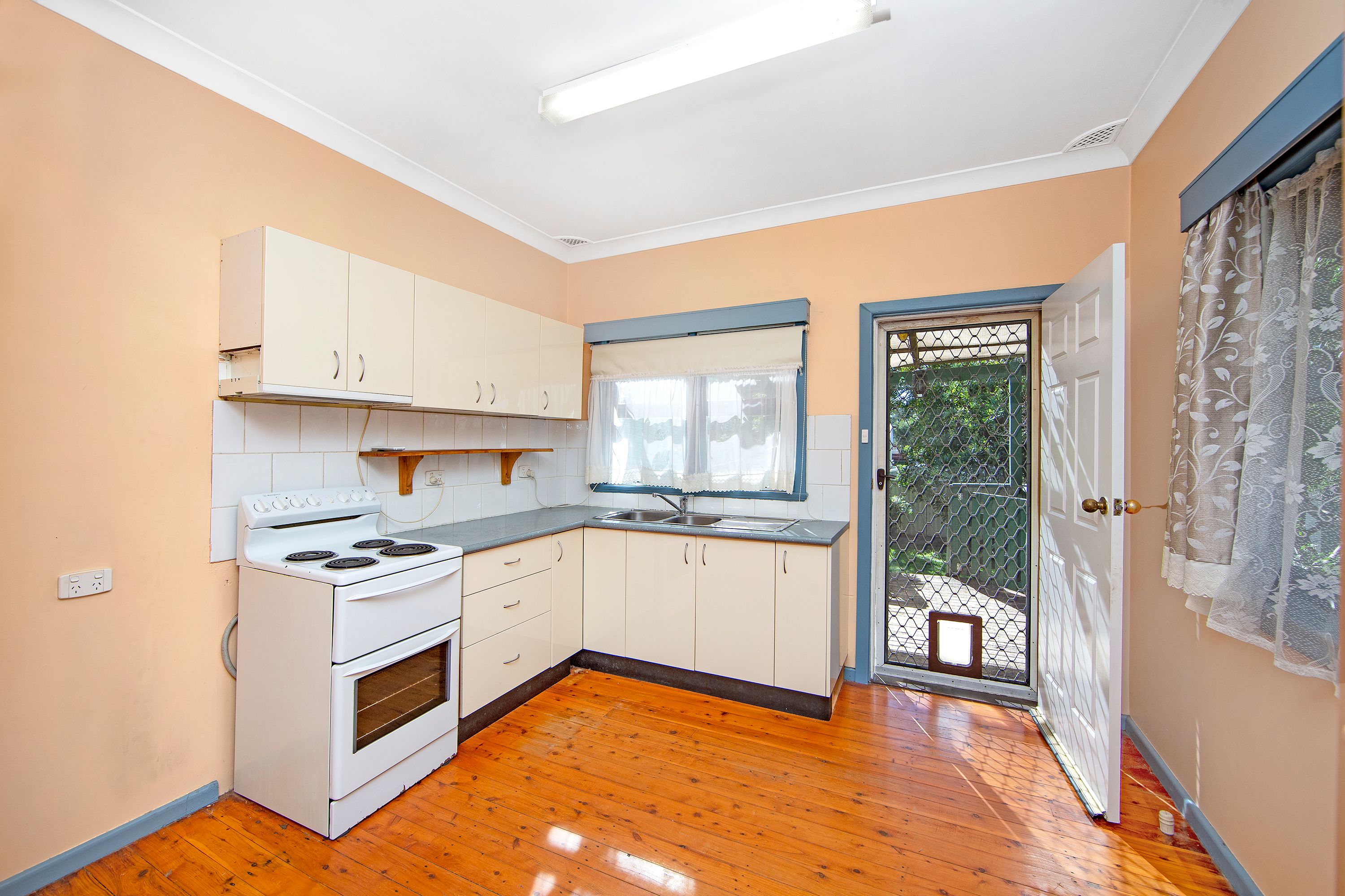 31 Scenic Drive, Budgewoi, NSW 2262