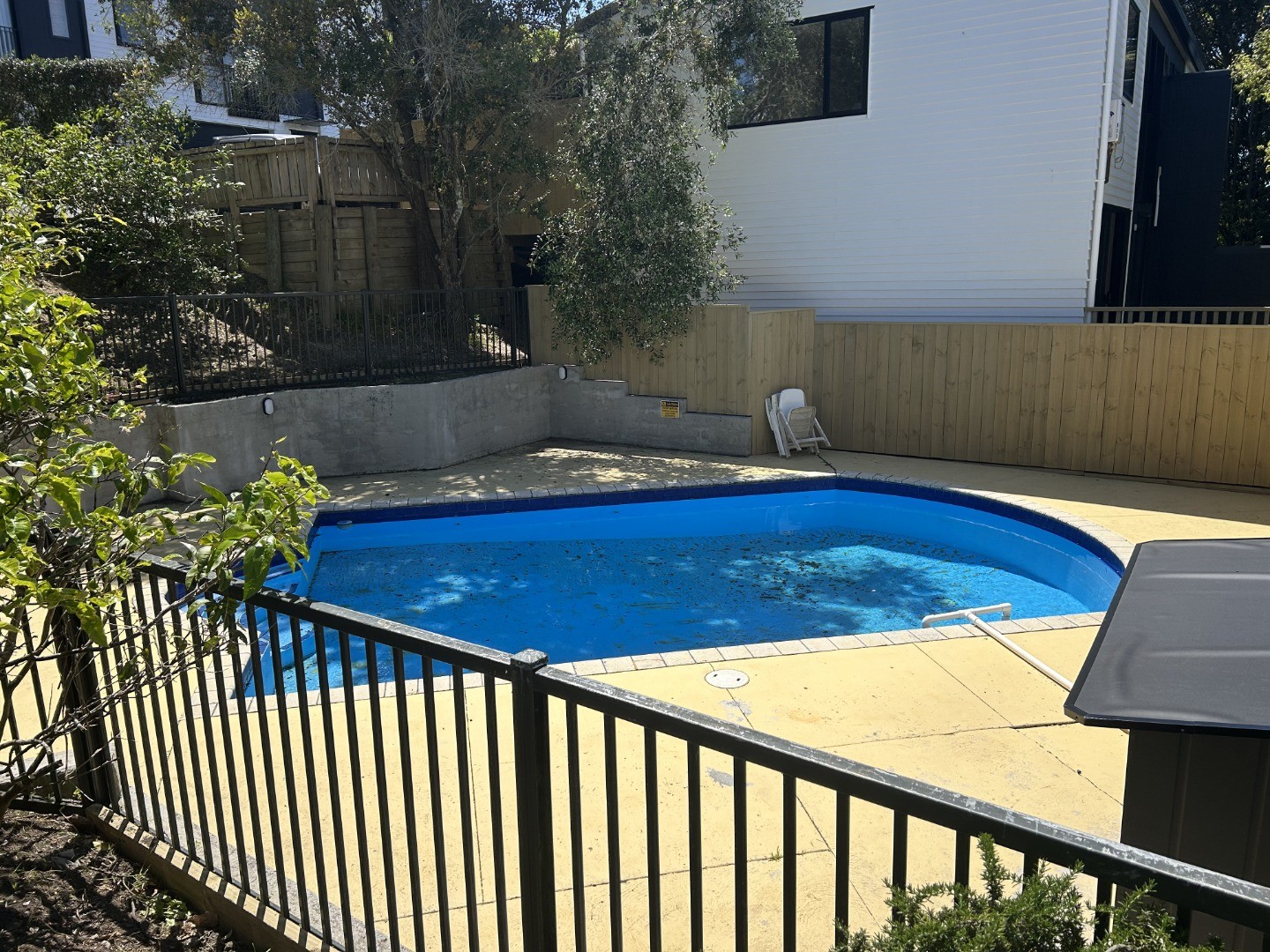 4/69 Target Road, Totara Vale, North Shore City