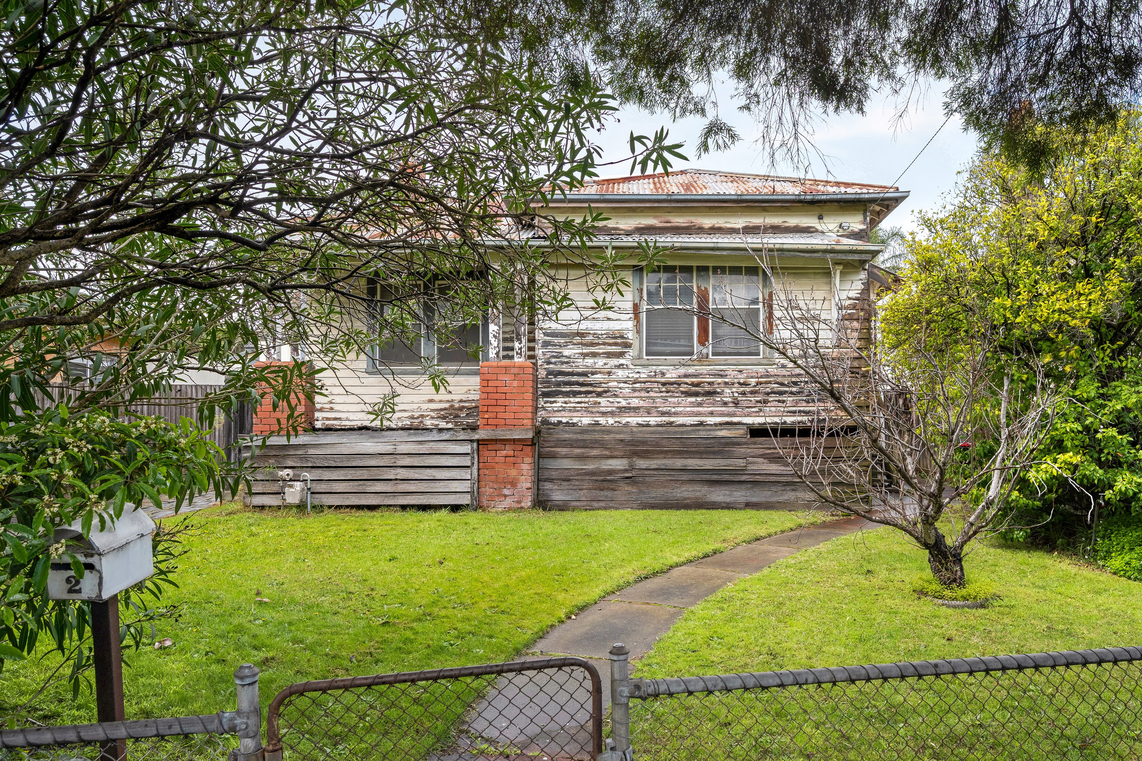 2 Temple Street — photo 3 of 20