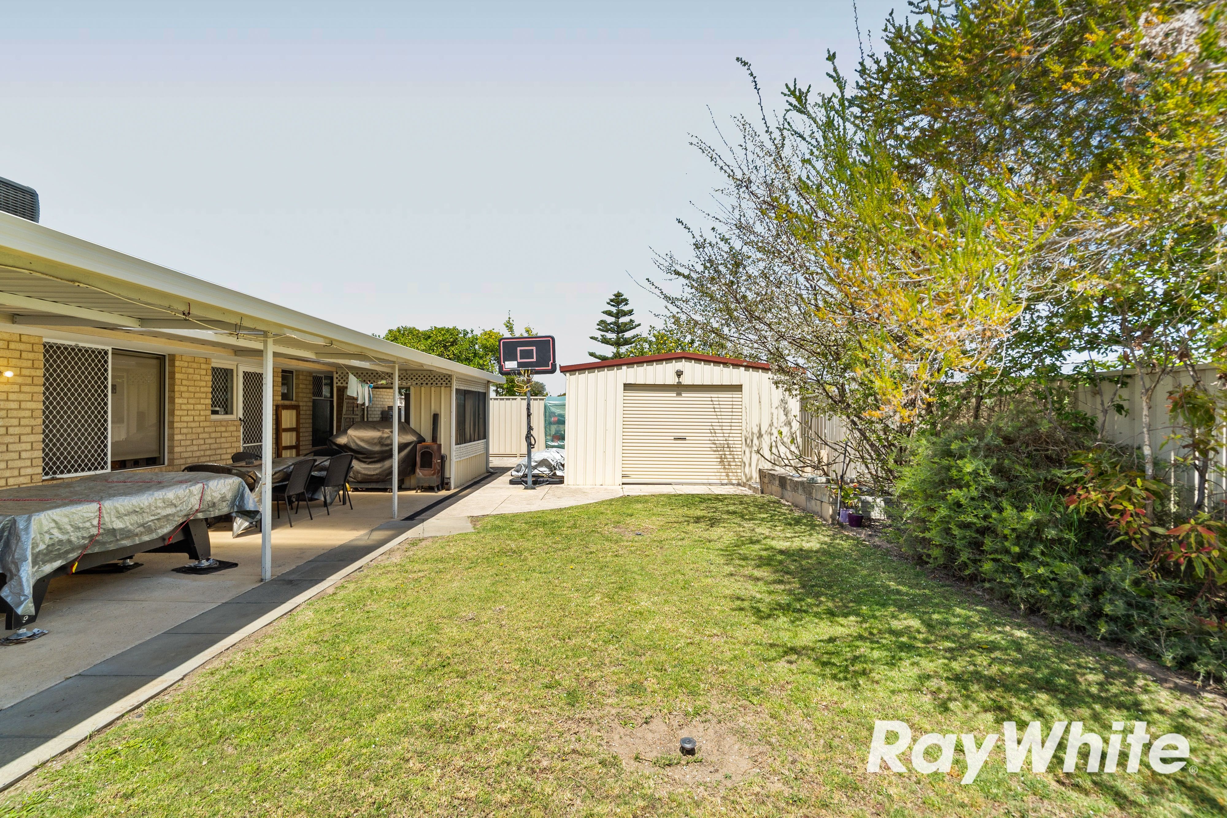 14 Moreton Crescent — photo 15 of 17