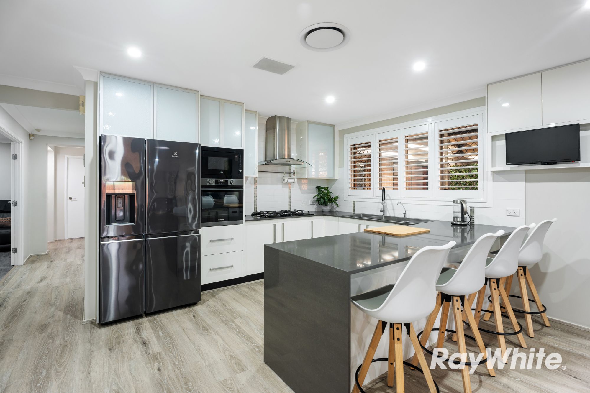 13 Dan Crescent, Colyton, NSW 2760