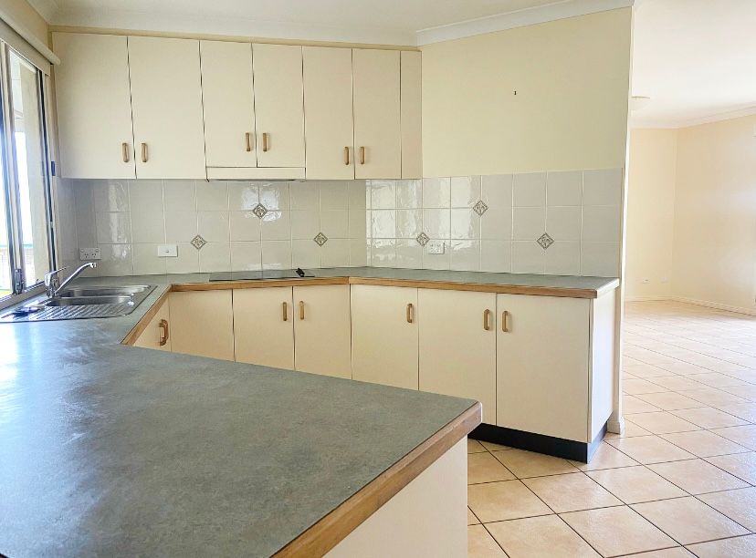 3 Oxford Court, Southside, QLD 4570