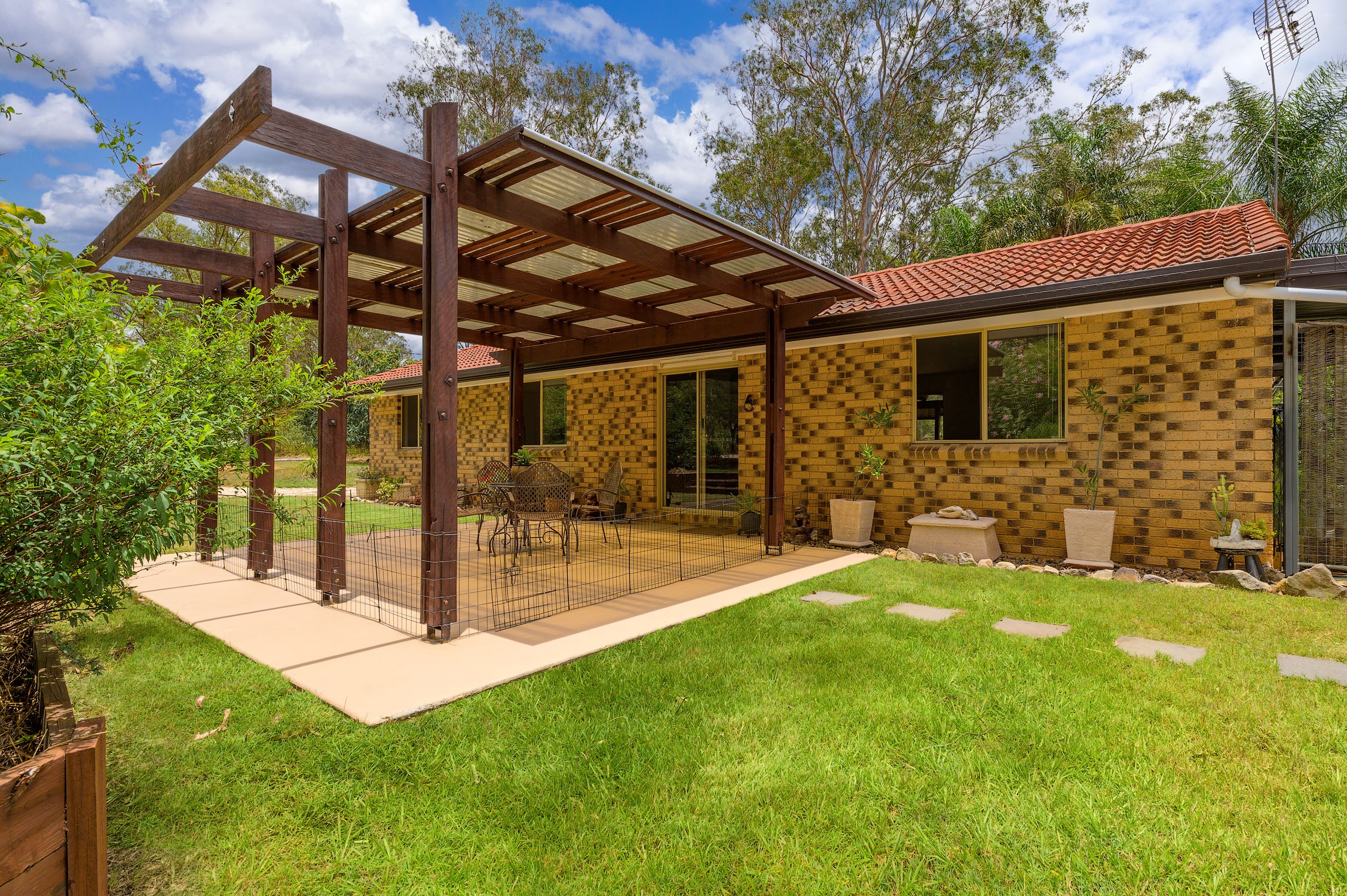 15 Arborseventeen Road, Glenwood, QLD 4570