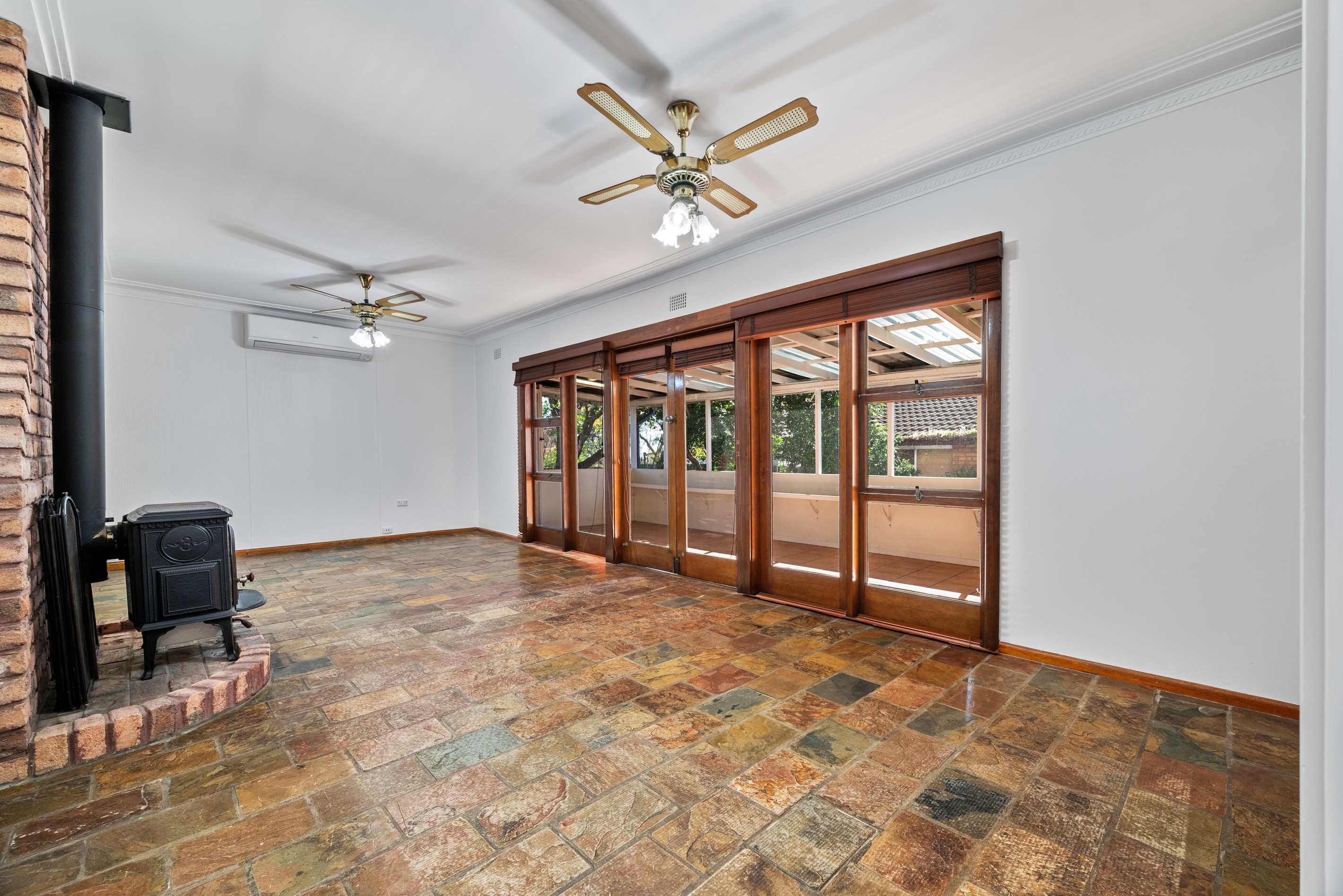 9 Lindesay Street, Leumeah, NSW 2560