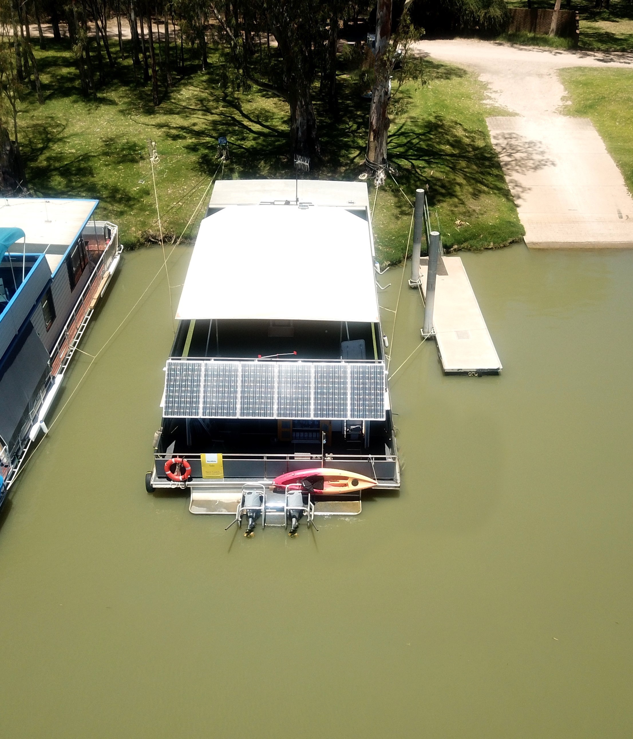 23 Old Ferry Road - Houseboat 'Swan 18', Berri, SA 5343
