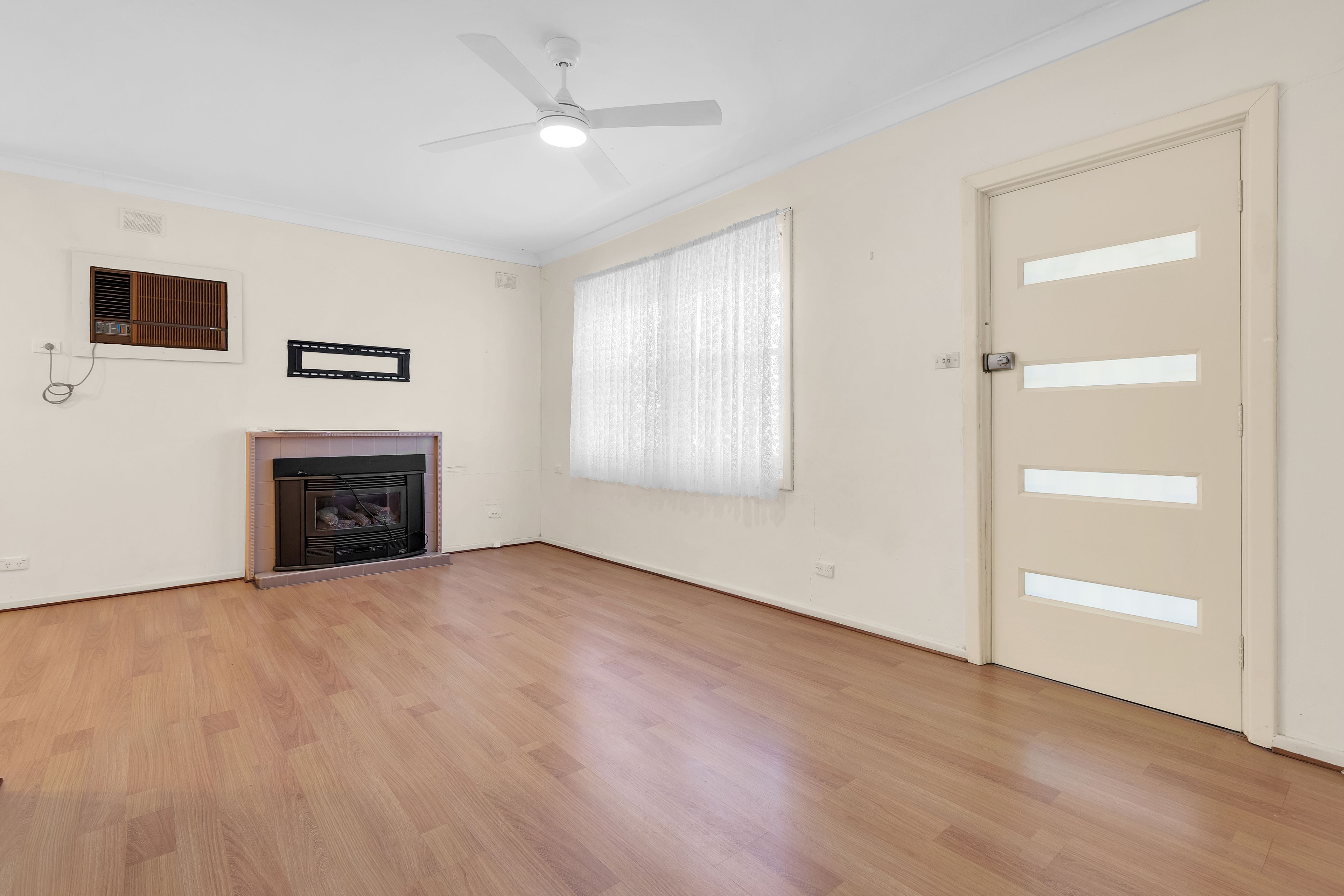 54 Peachey Road — photo 3 of 28