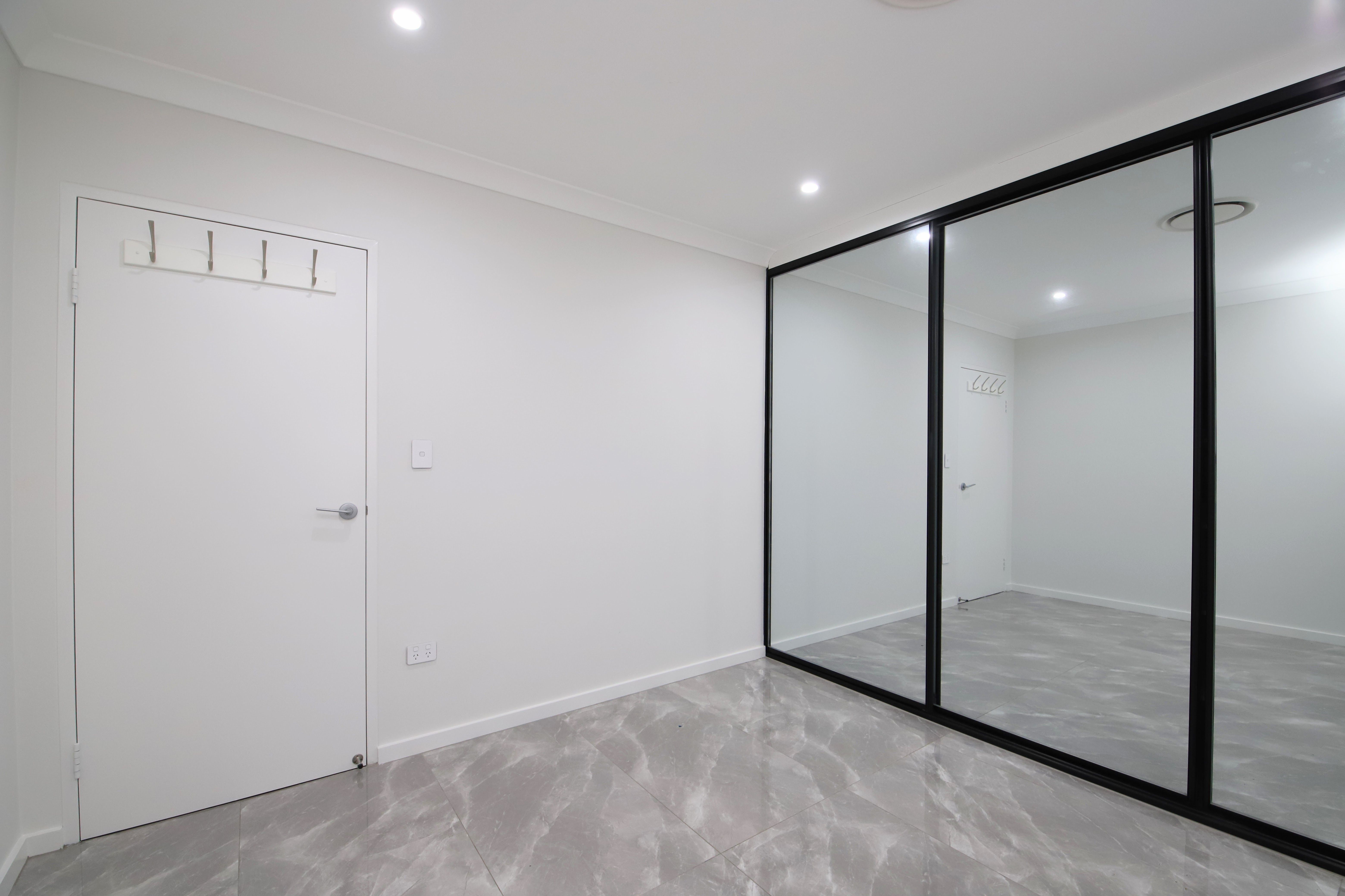 21 Russell Street — photo 8 of 14