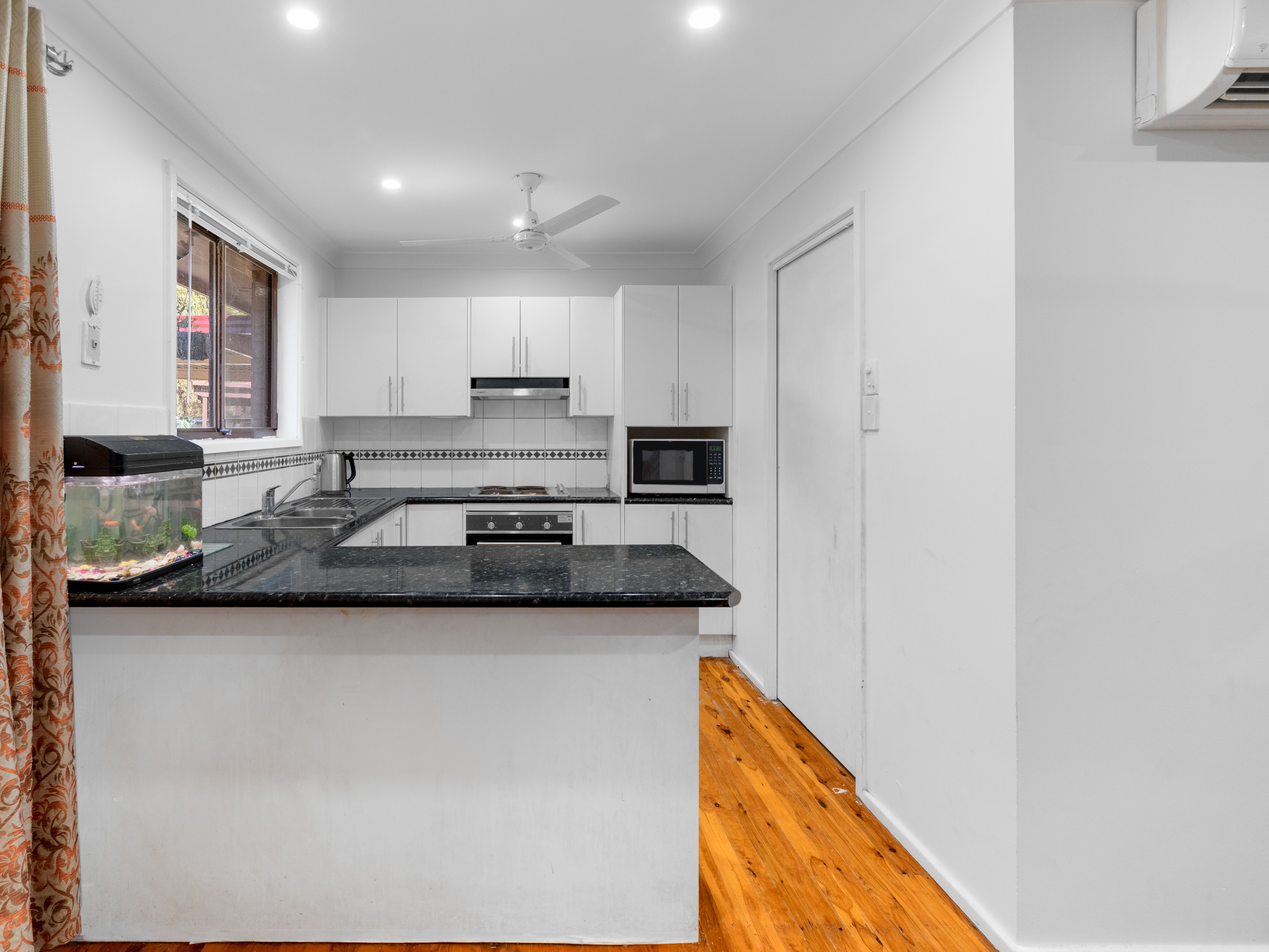 6 Cosmos Place, Macquarie Fields, NSW 2564