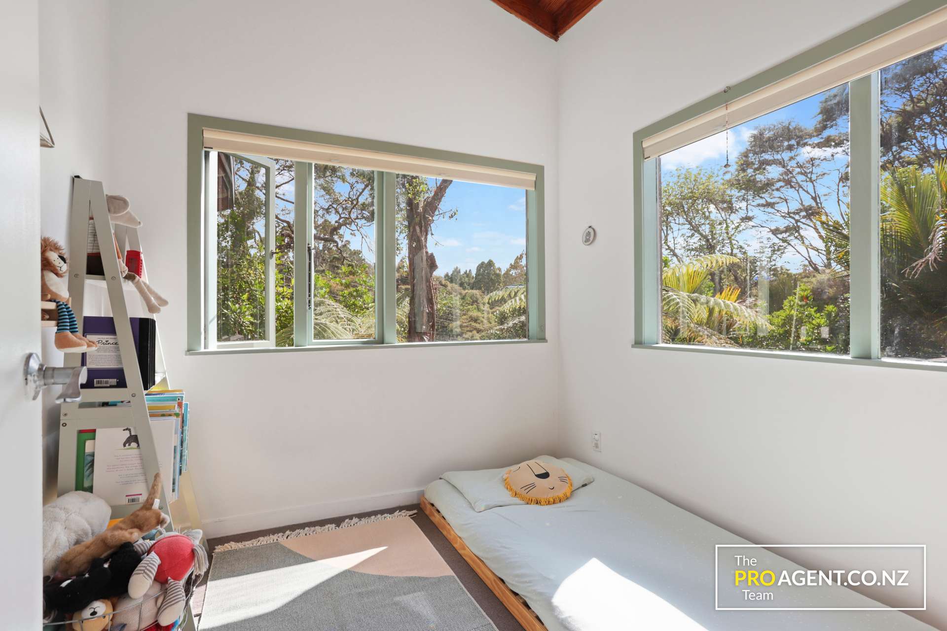 328 Huia Road photo 10