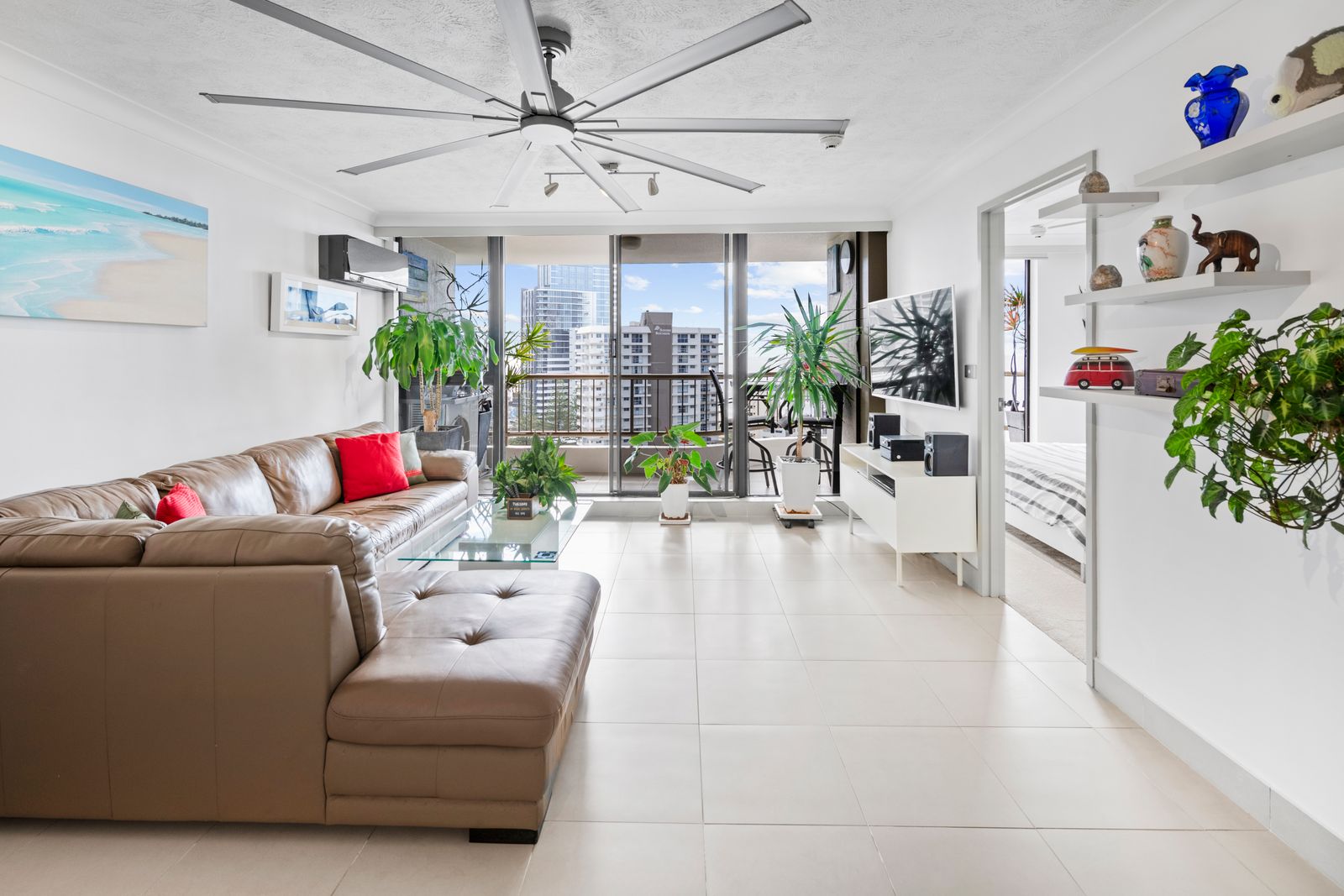 54-2943-surfers-paradise-boulevard-surfers-paradise-qld-home-for
