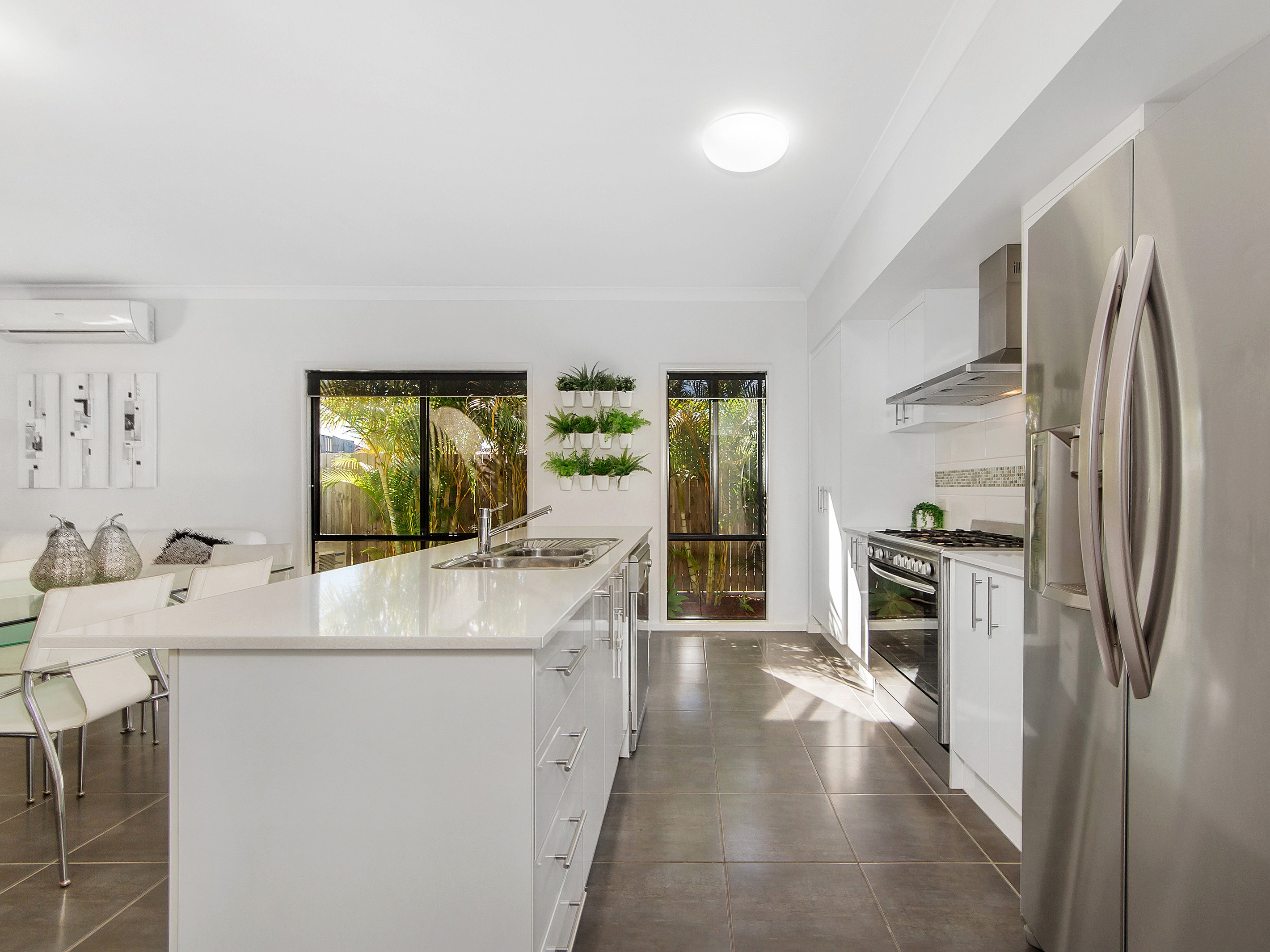 5 Fortescue Street, Pacific Pines, QLD 4211