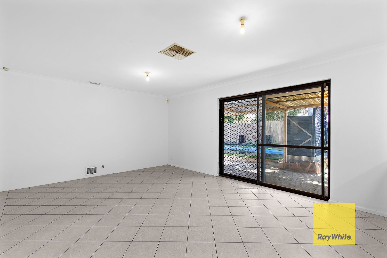 7 Irwin Close — photo 5 of 18