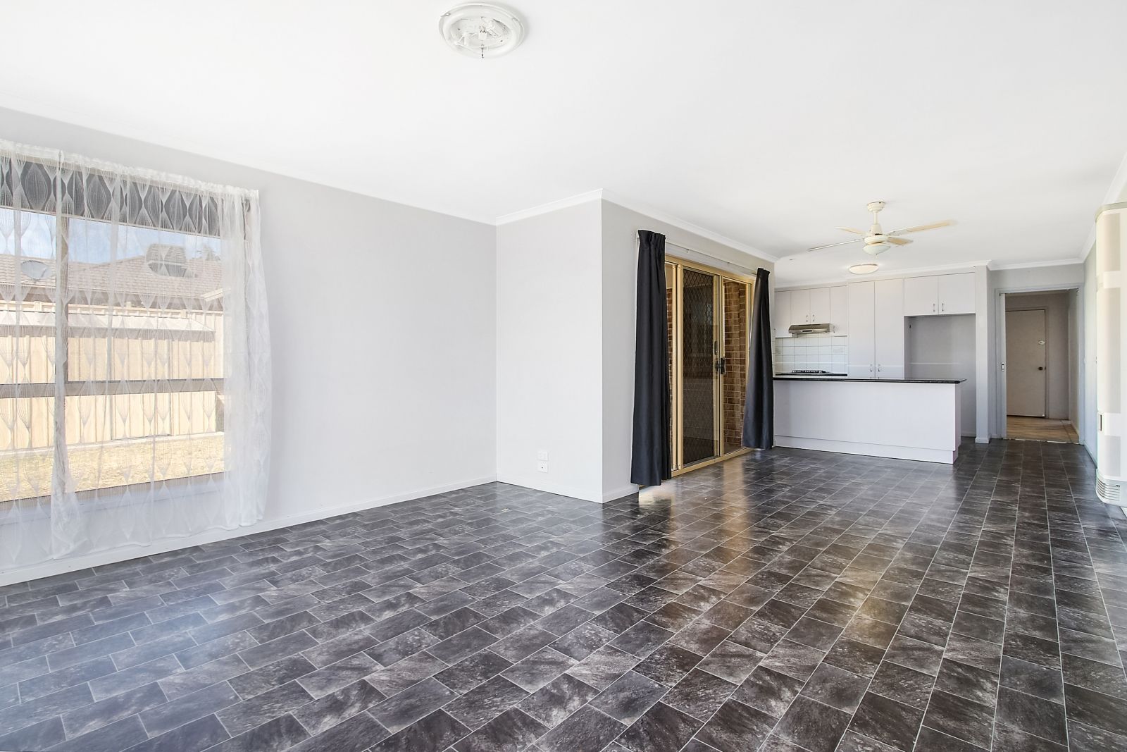 50 Mountain View Drive, Lavington, NSW 2641