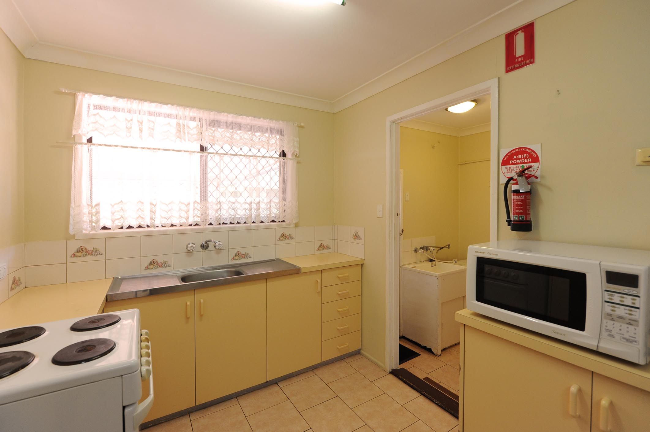 2/56 Hursley Road, Newtown, QLD 4350